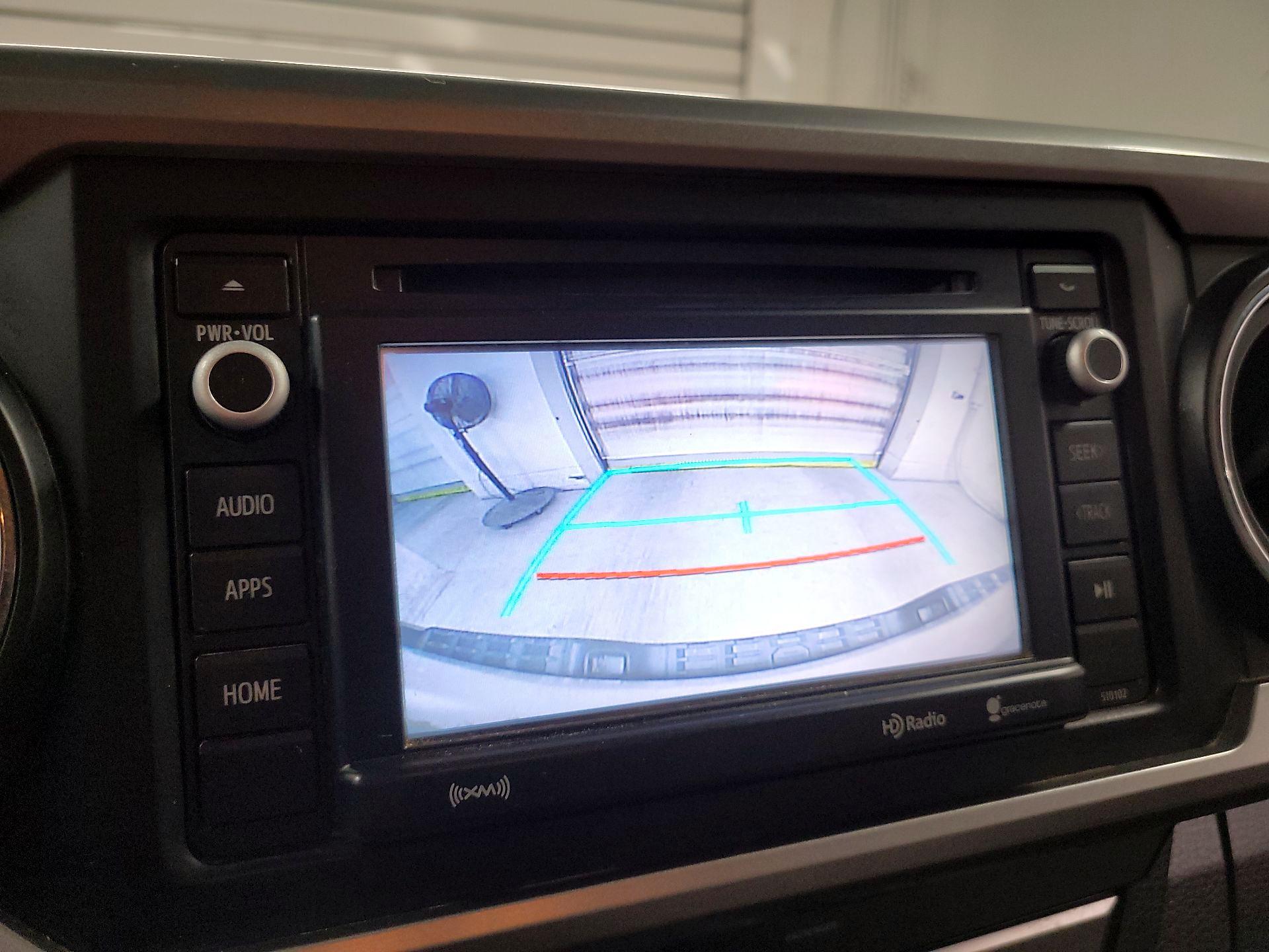 Thumbnail: 2016 Toyota Tacoma - 14