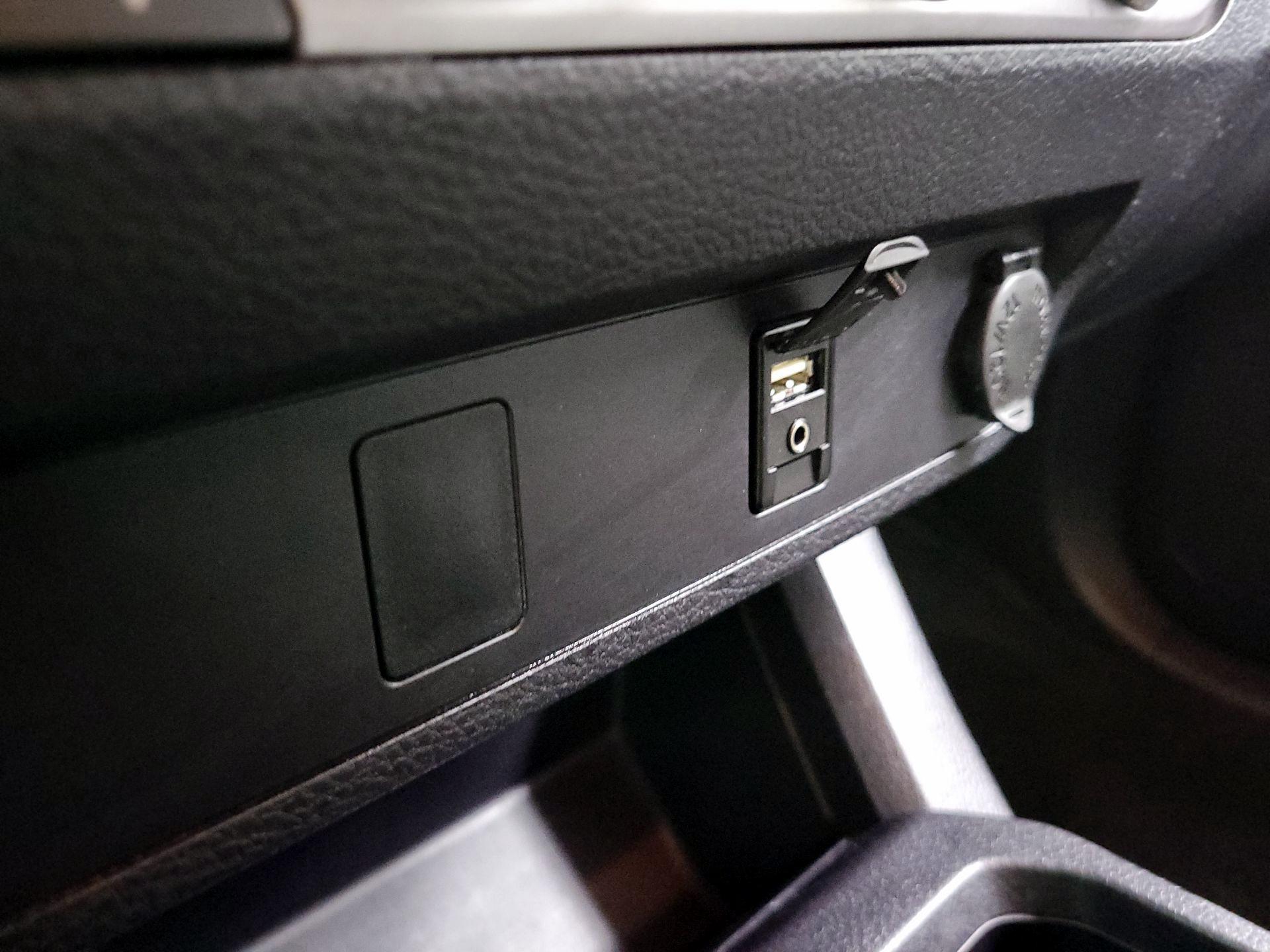 Thumbnail: 2016 Toyota Tacoma - 18