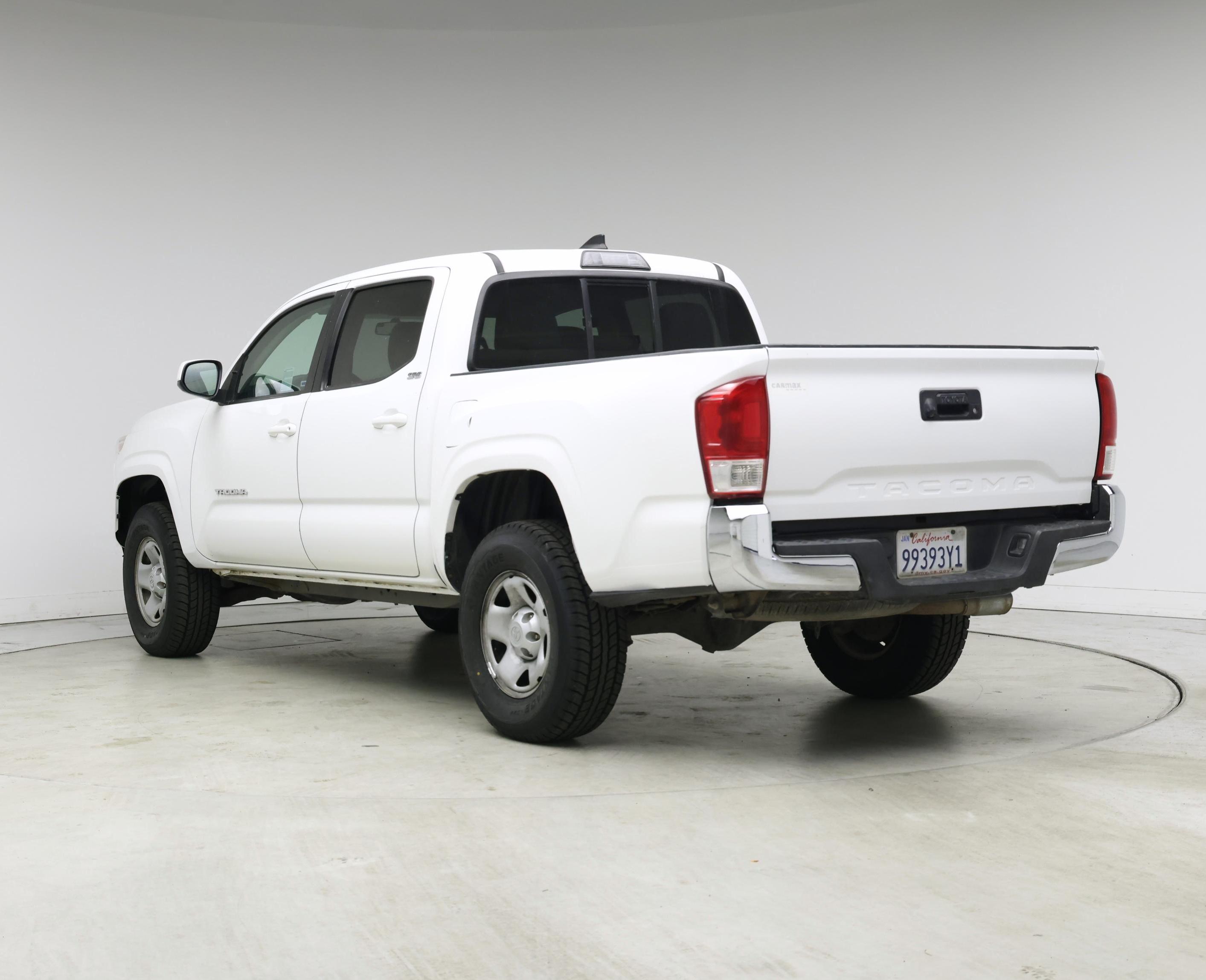 Thumbnail: 2016 Toyota Tacoma - 2