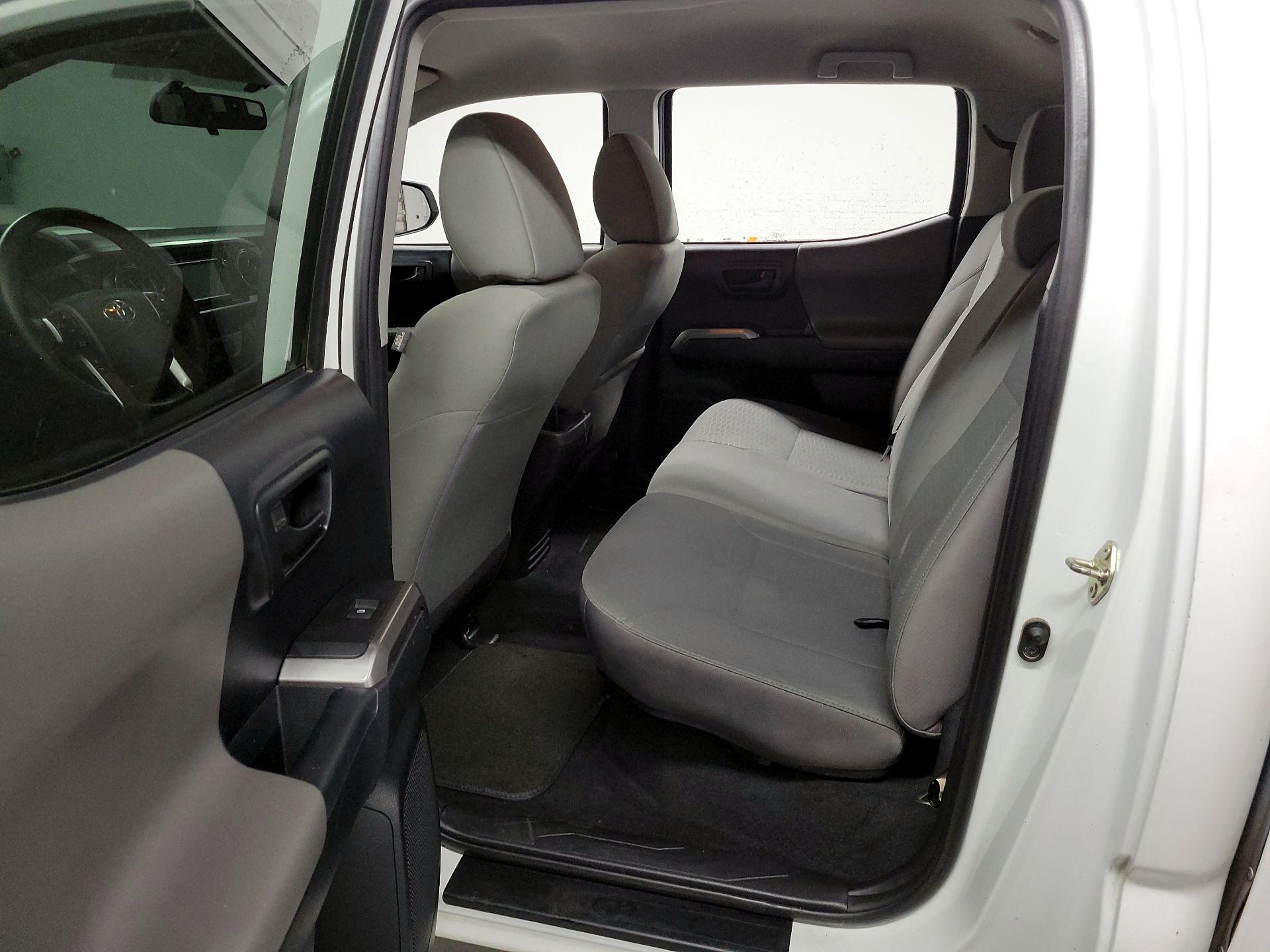 Thumbnail: 2016 Toyota Tacoma - 19