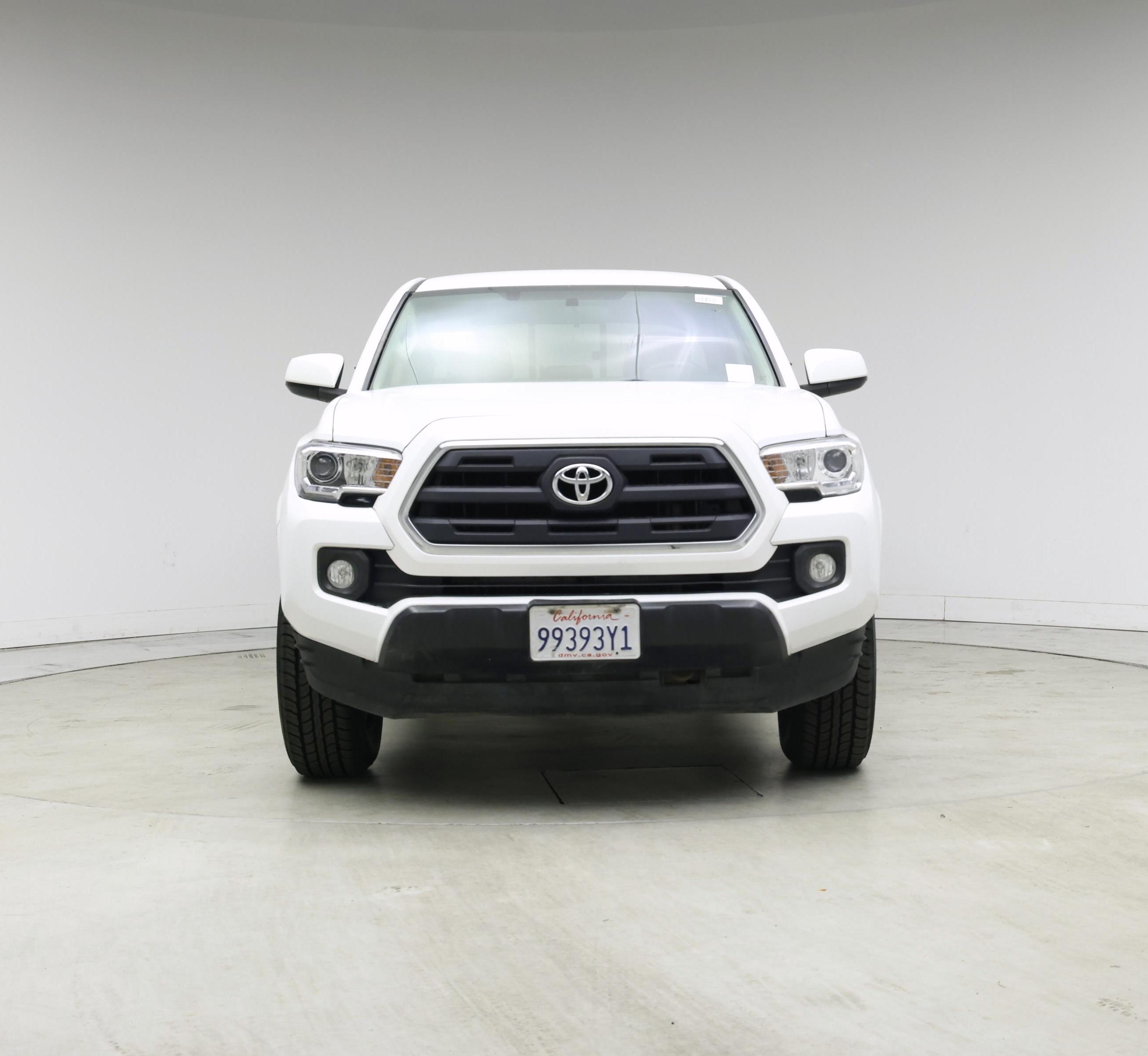 Thumbnail: 2016 Toyota Tacoma - 5