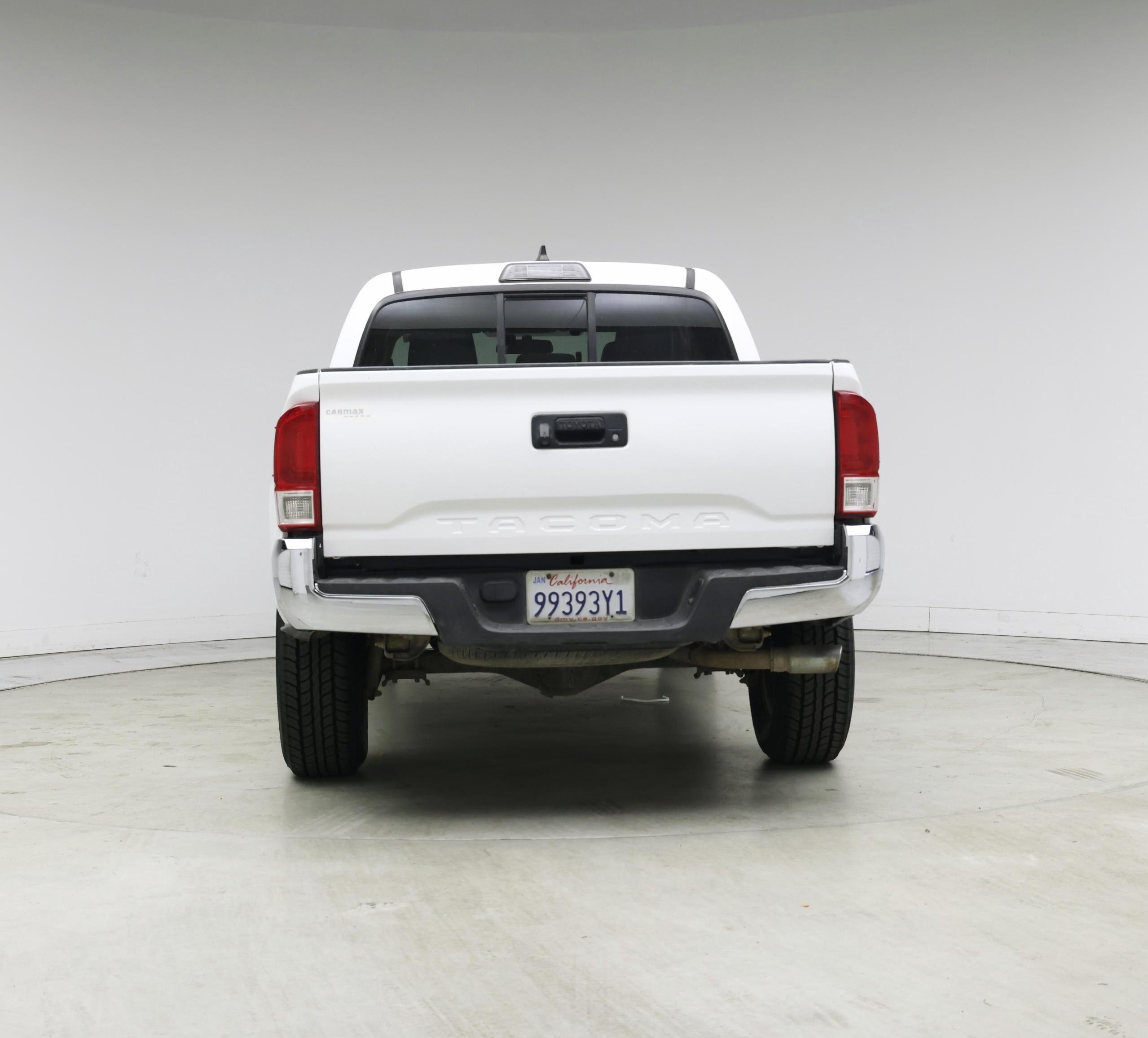 Thumbnail: 2016 Toyota Tacoma - 6