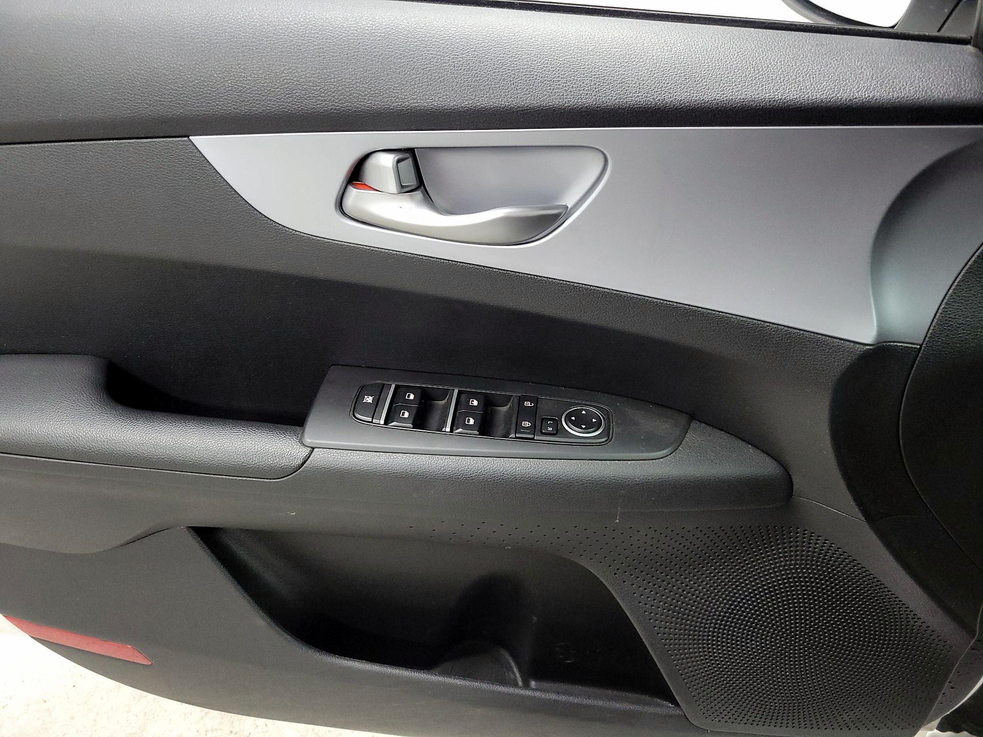 Thumbnail: 2023 Kia Forte - 12