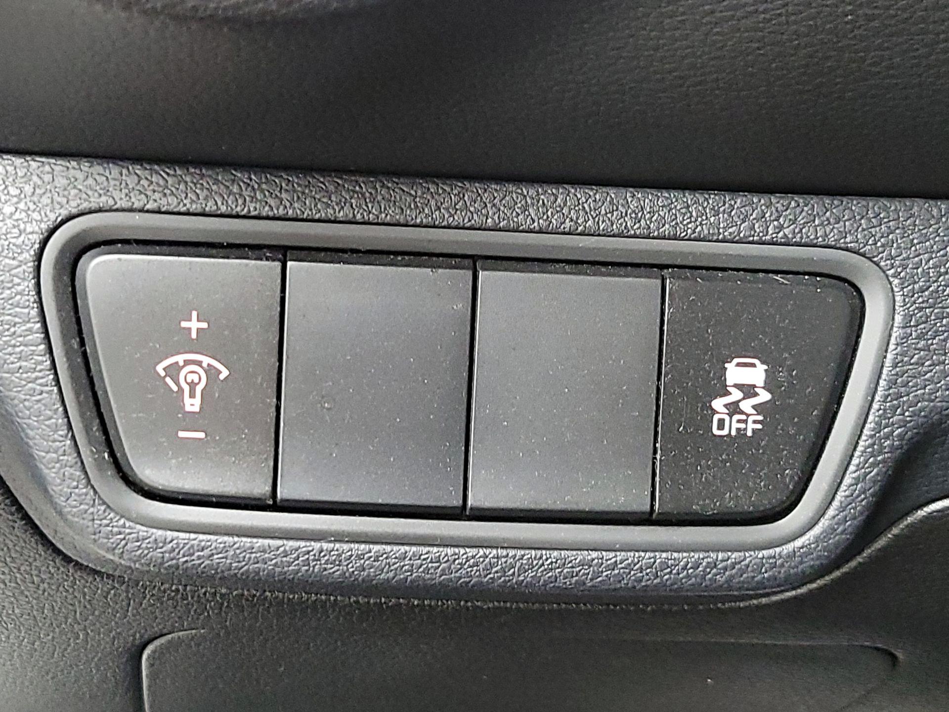 Thumbnail: 2023 Kia Forte - 13