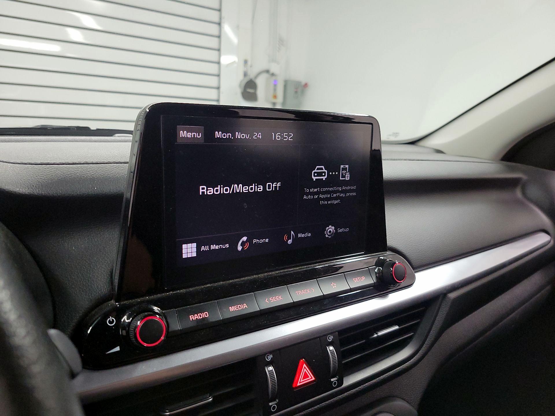 Thumbnail: 2023 Kia Forte - 15