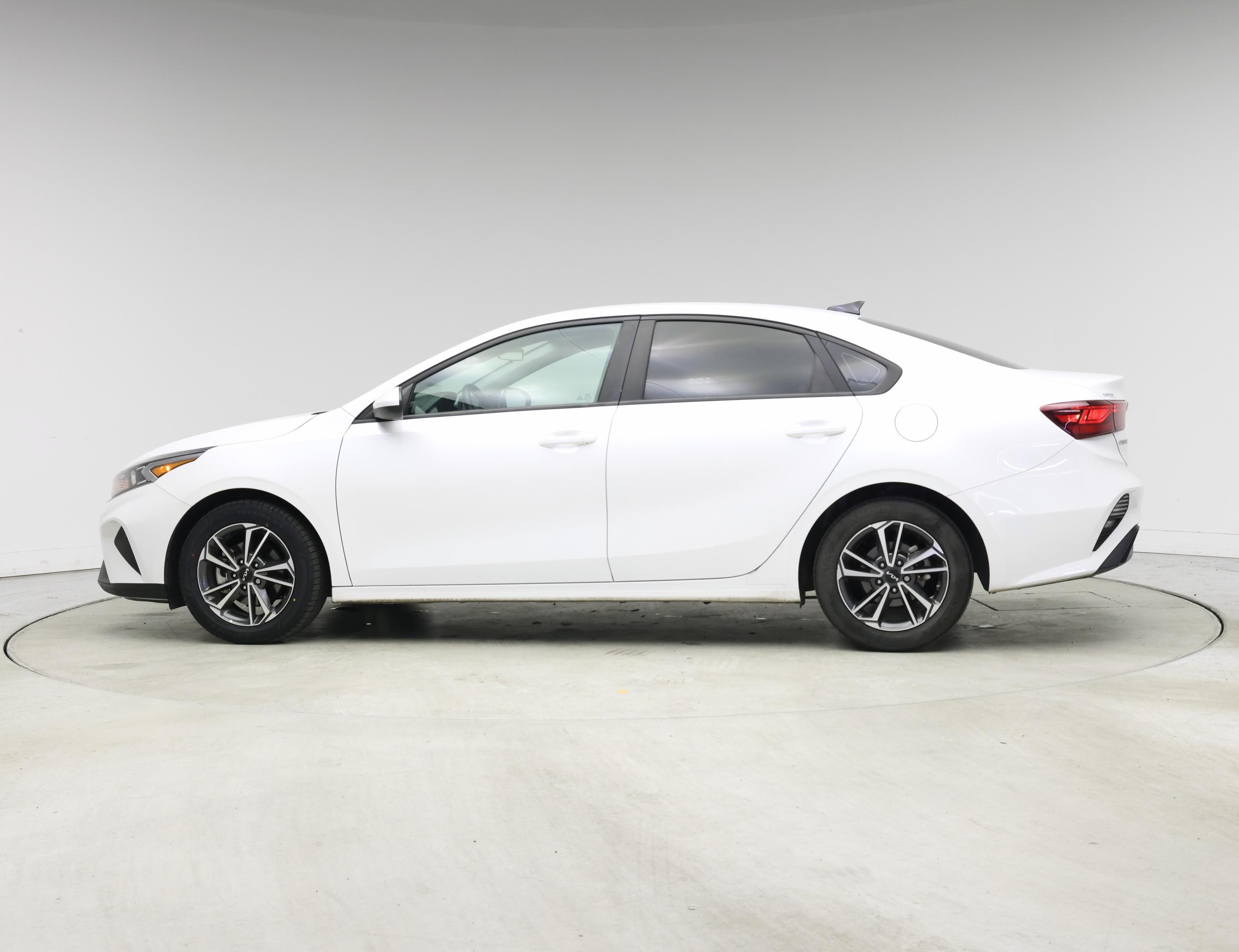 Thumbnail: 2023 Kia Forte - 3