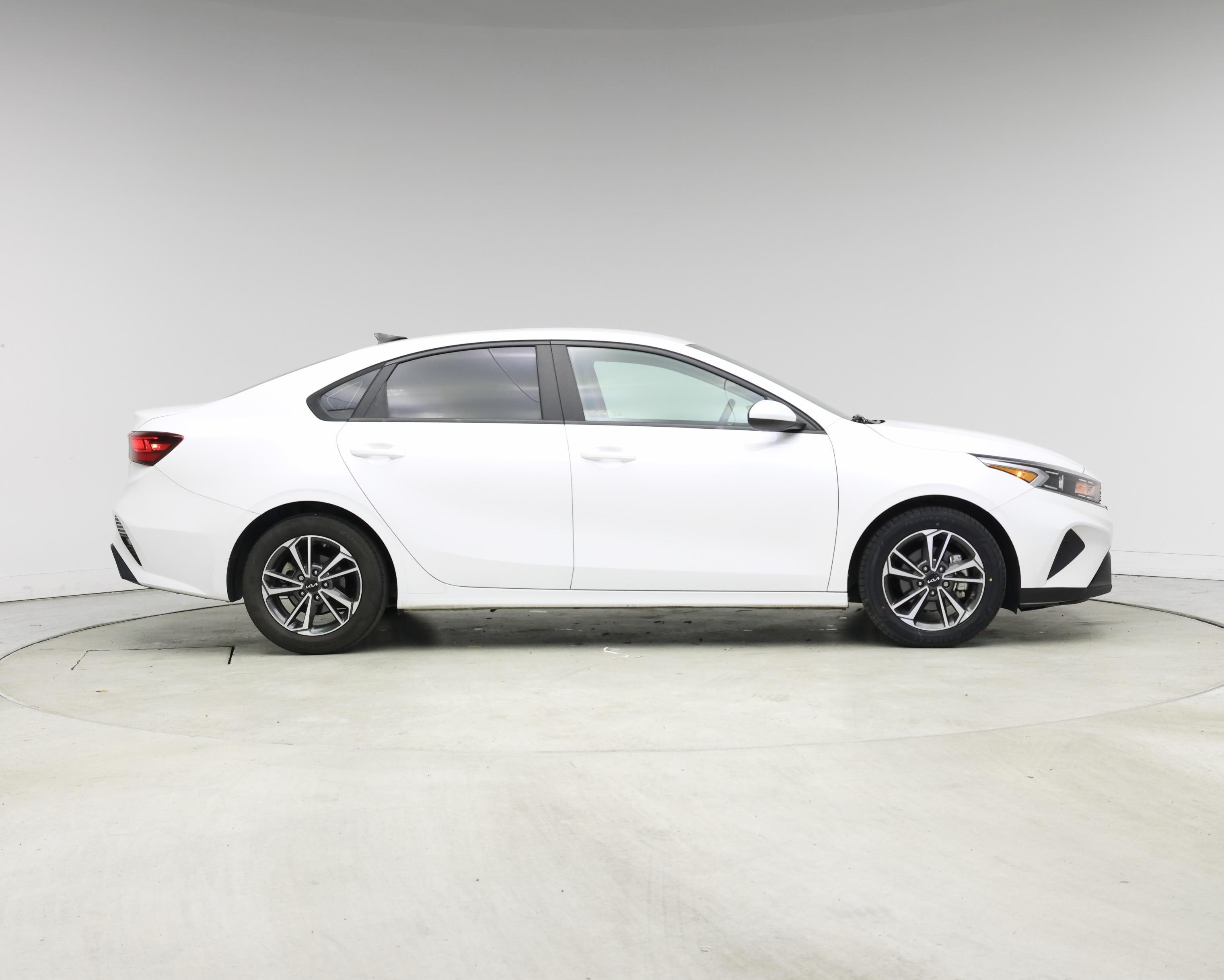 Thumbnail: 2023 Kia Forte - 7