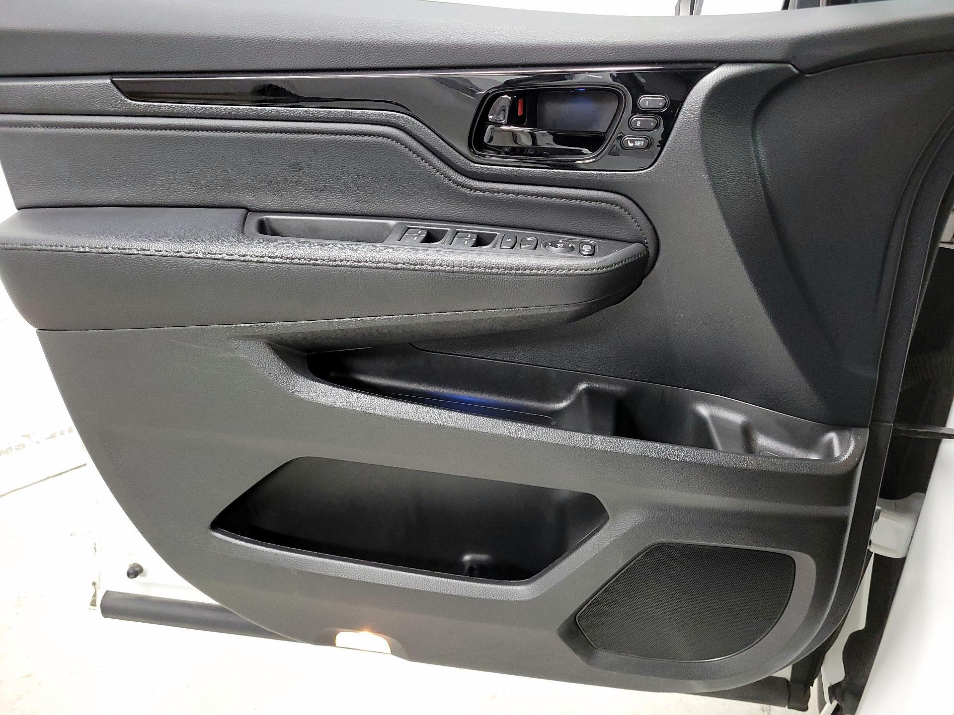 Thumbnail: 2023 Honda Odyssey - 12