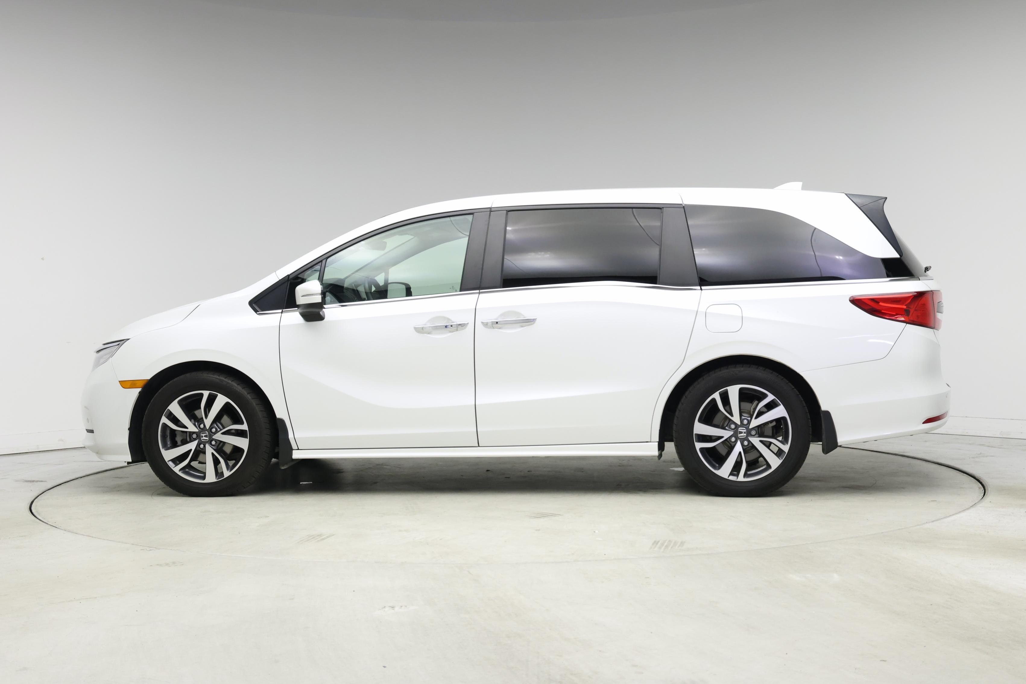 Thumbnail: 2023 Honda Odyssey - 3