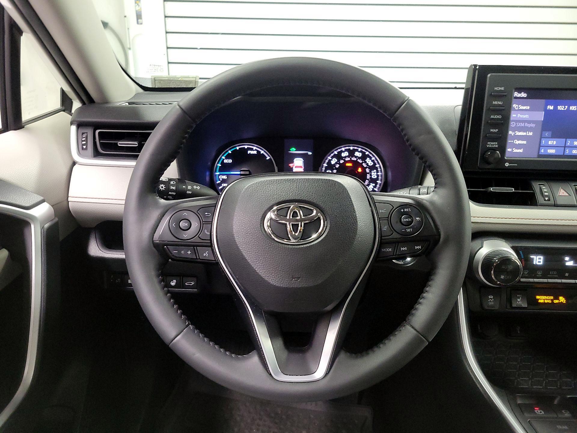 Thumbnail: 2022 Toyota RAV4 - 10