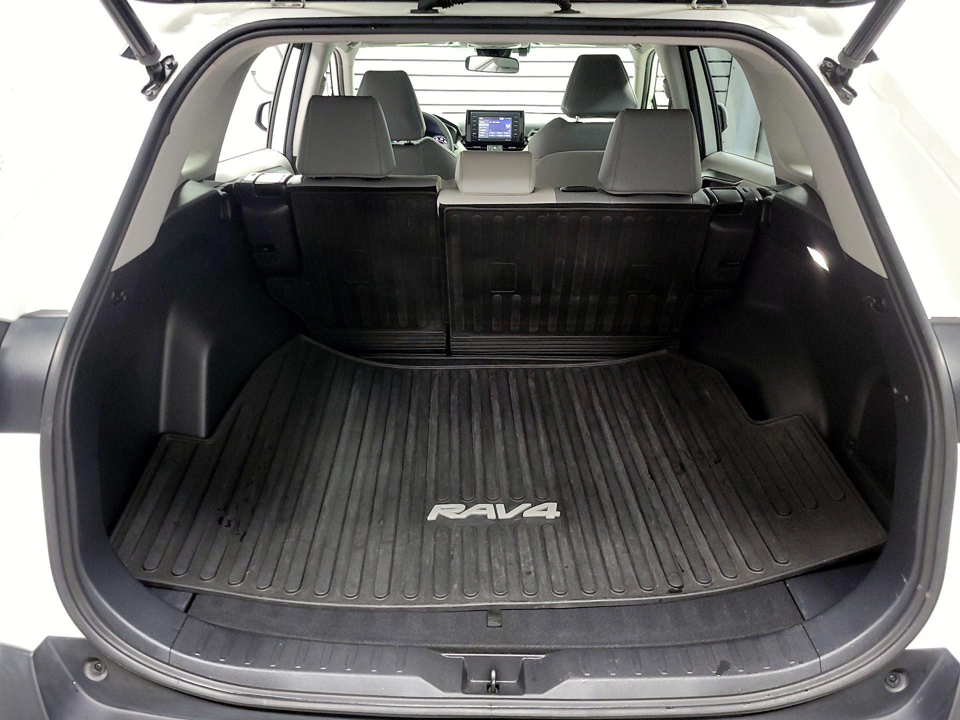 Thumbnail: 2022 Toyota RAV4 - 18