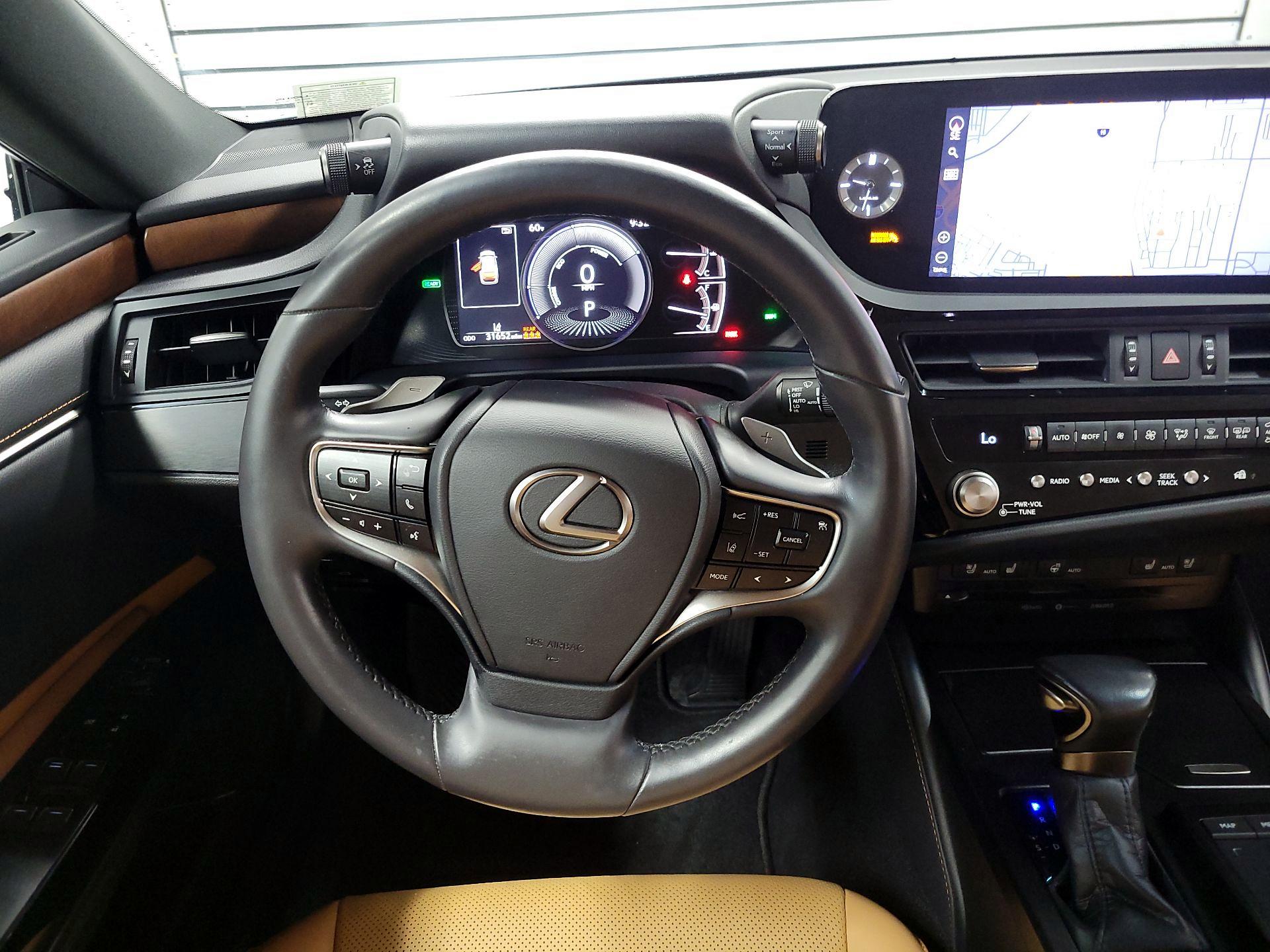 Thumbnail: 2022 Lexus ES - 10