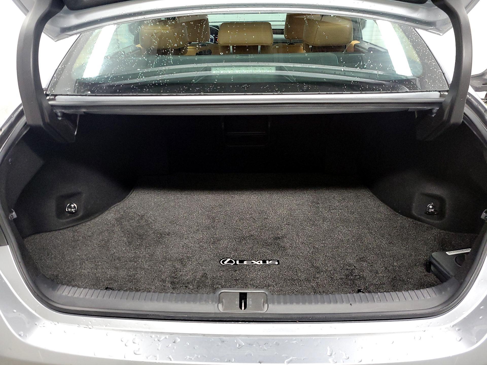 Thumbnail: 2022 Lexus ES - 19