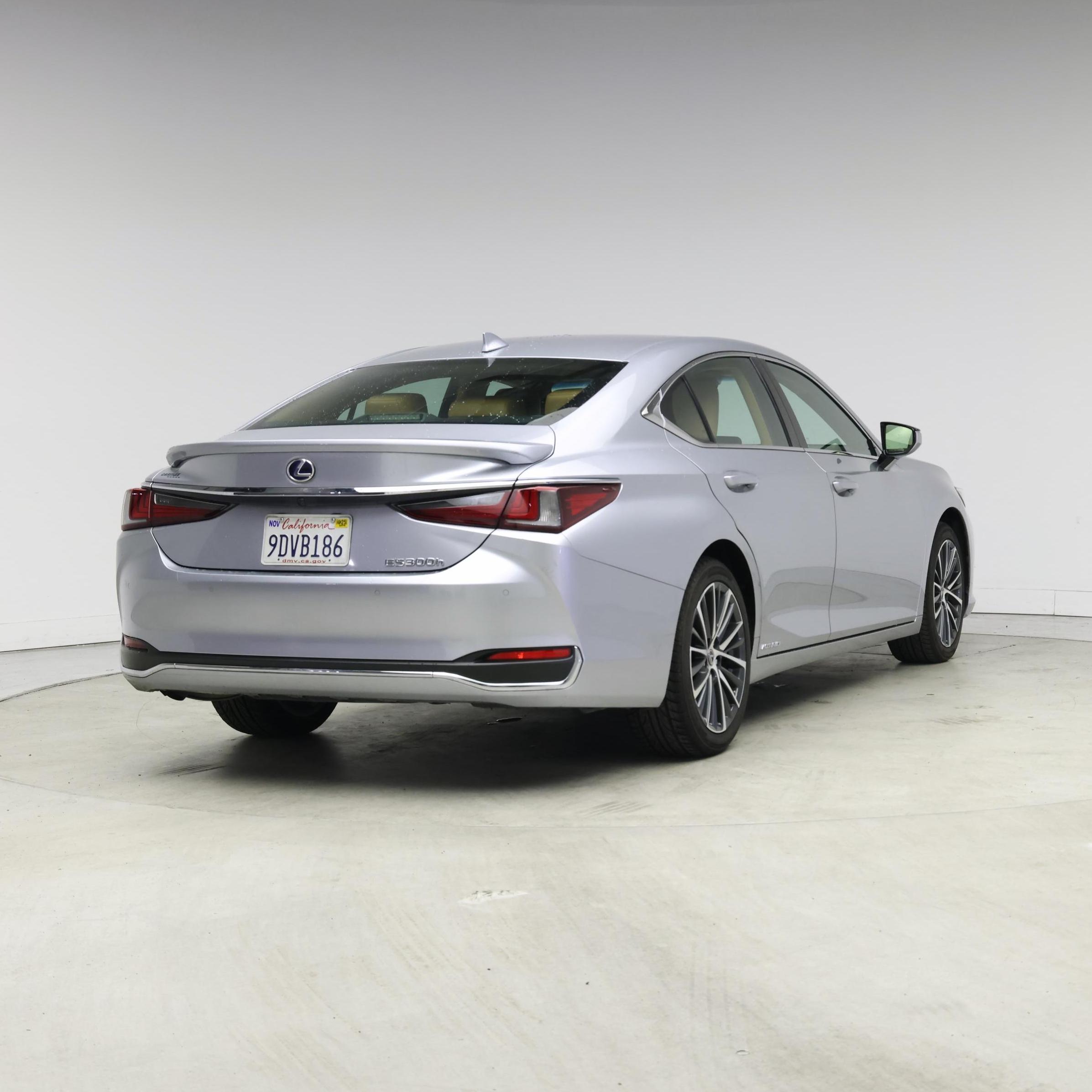 Thumbnail: 2022 Lexus ES - 8