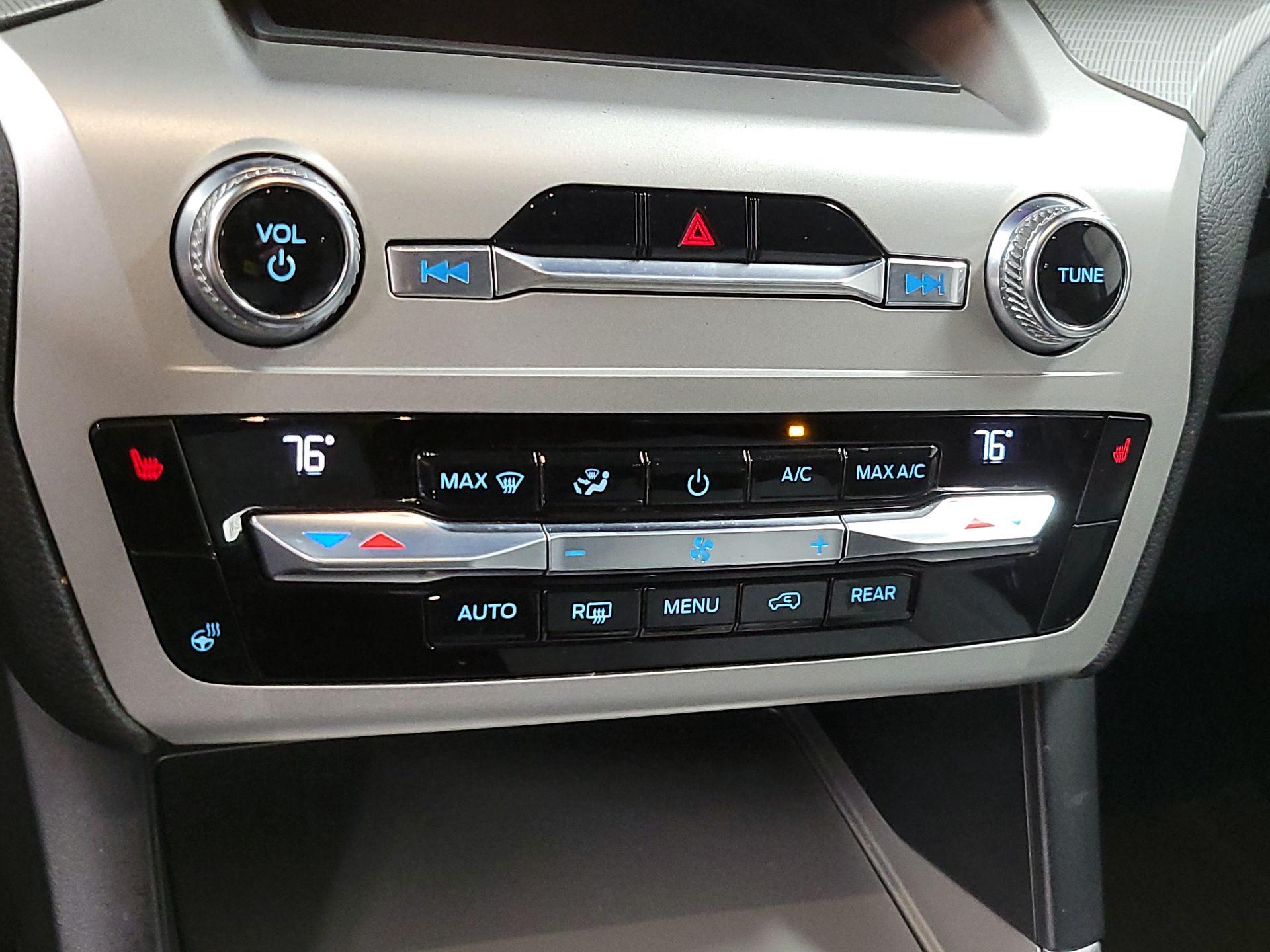 Thumbnail: 2021 Ford Explorer - 15