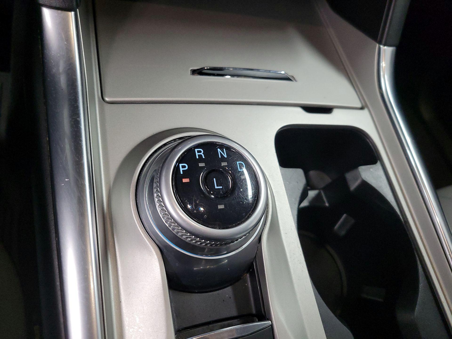 Thumbnail: 2021 Ford Explorer - 16