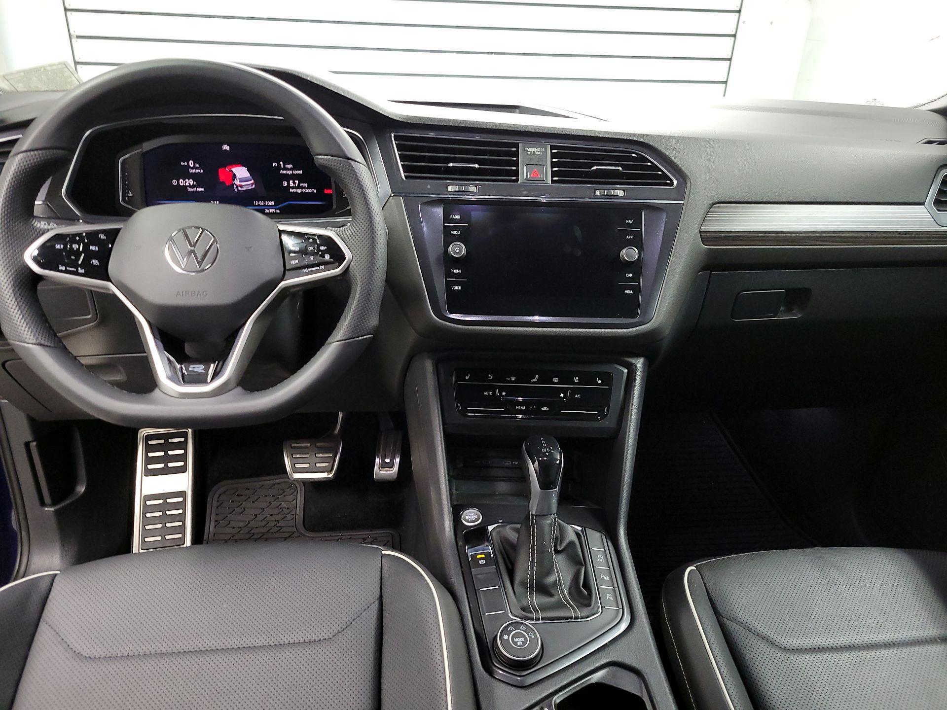 Thumbnail: 2022 Volkswagen Tiguan - 9