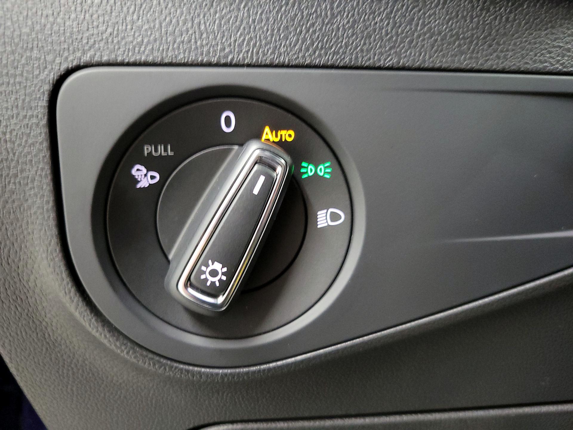 Thumbnail: 2022 Volkswagen Tiguan - 13