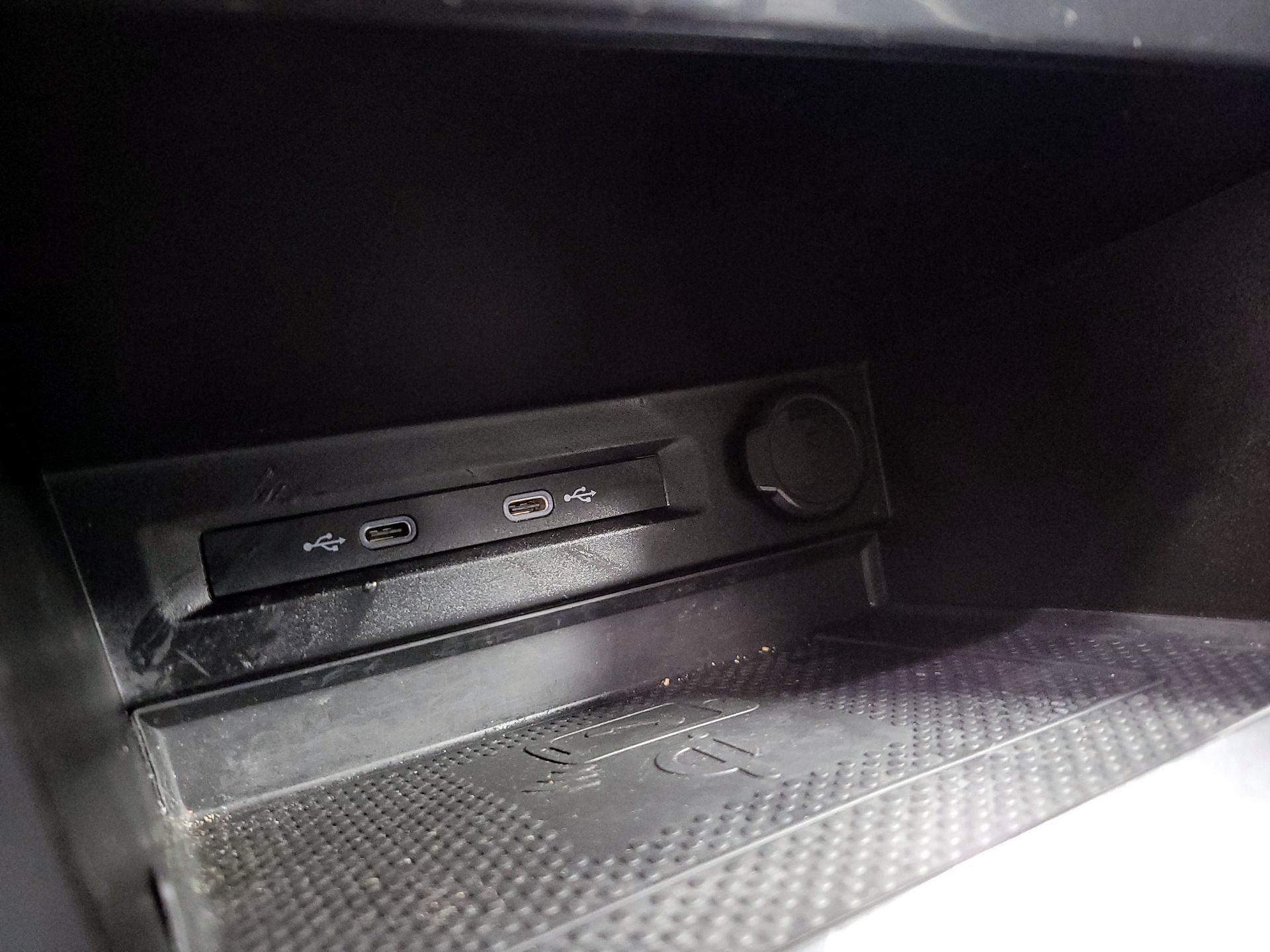 Thumbnail: 2022 Volkswagen Tiguan - 19