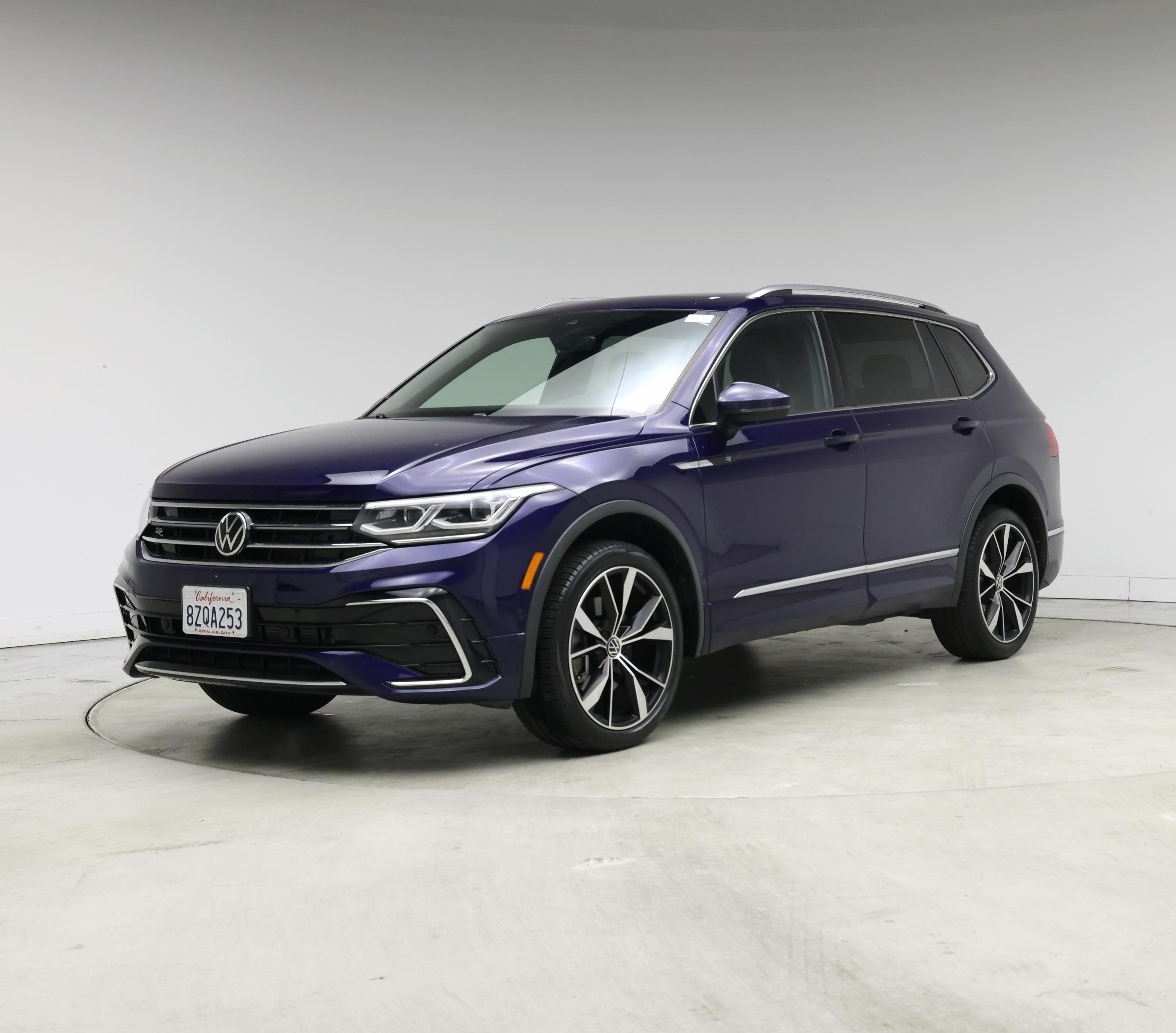 Thumbnail: 2022 Volkswagen Tiguan - 4