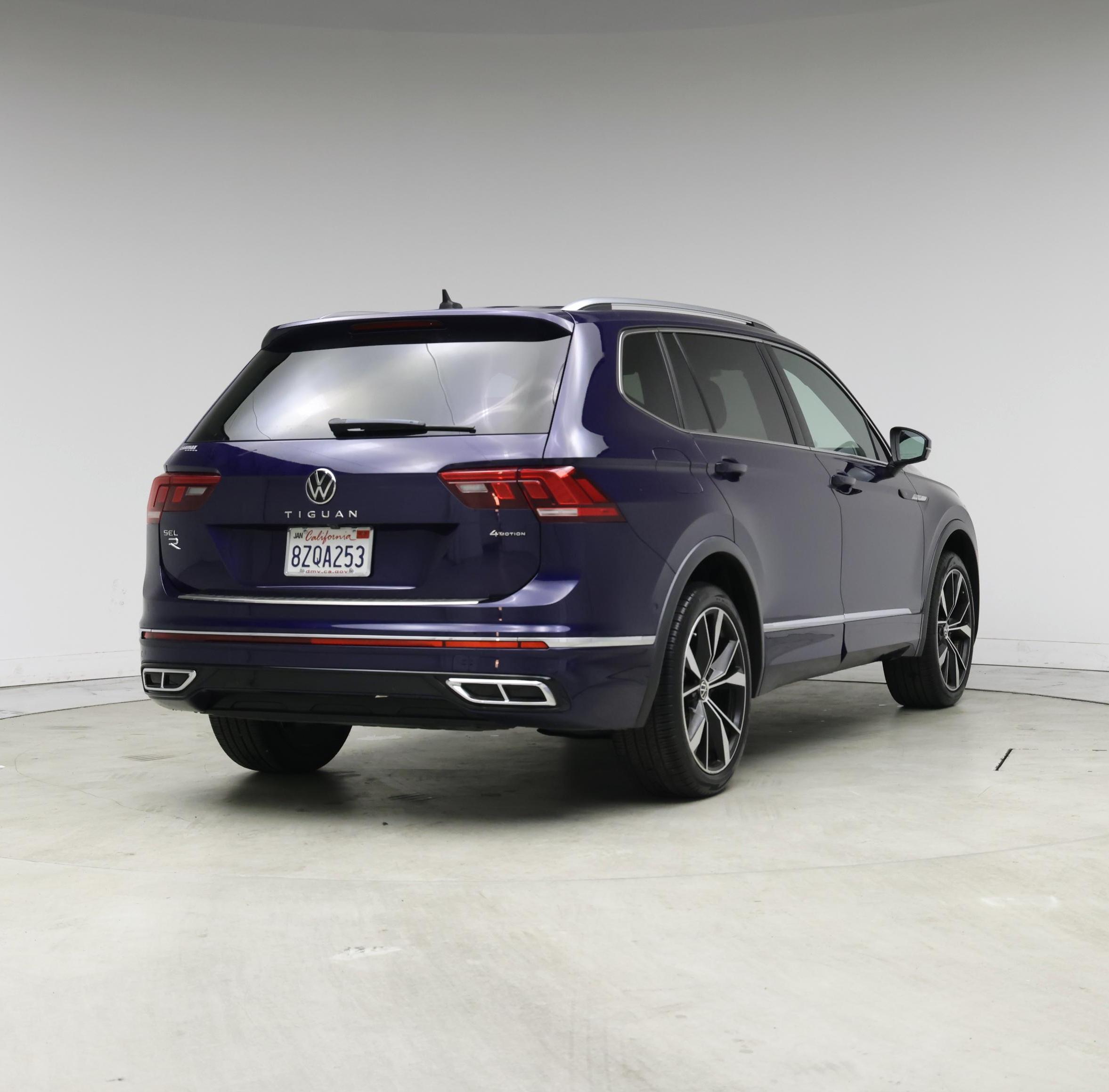 Thumbnail: 2022 Volkswagen Tiguan - 8