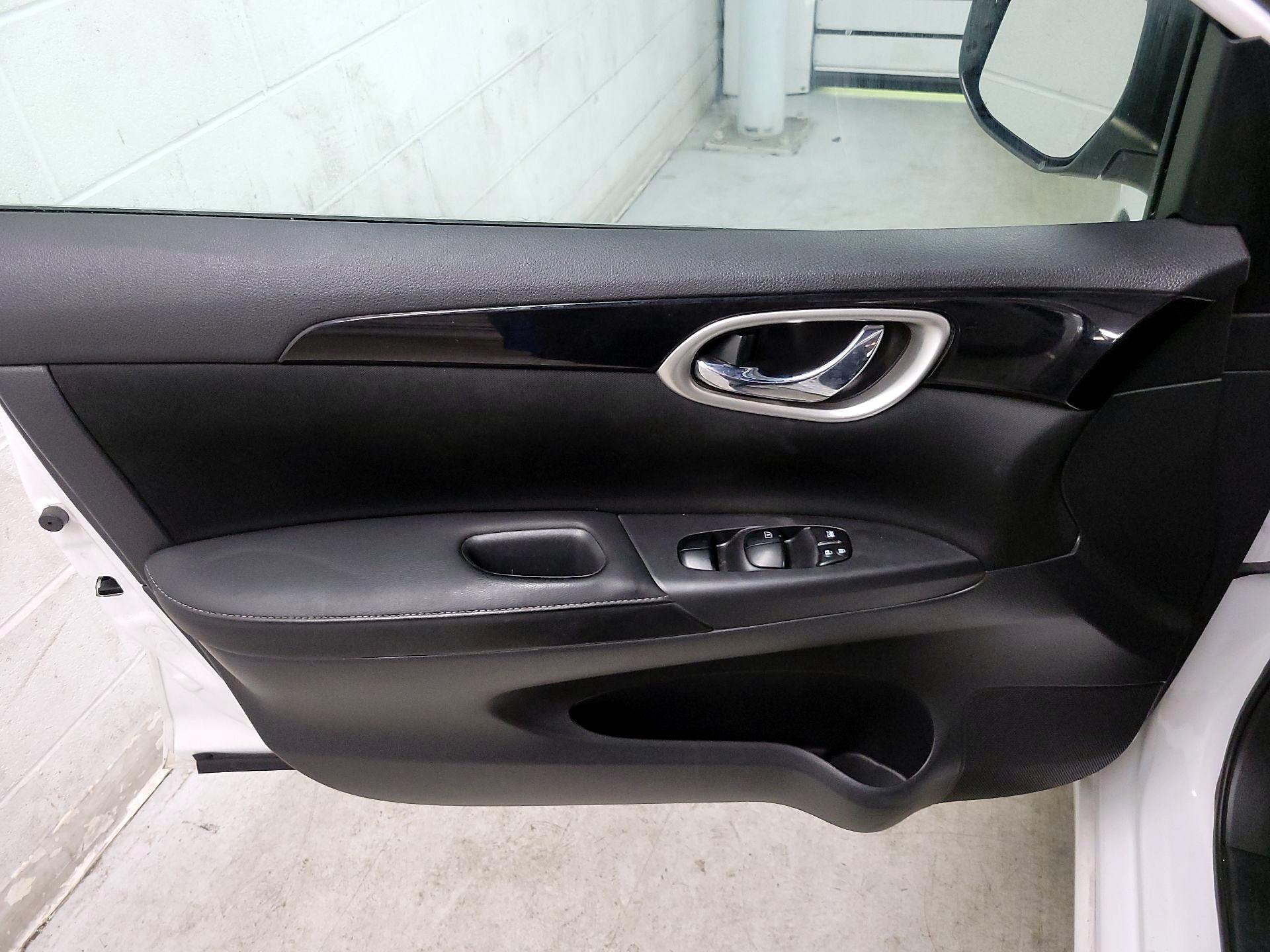 Thumbnail: 2018 Nissan Sentra - 12