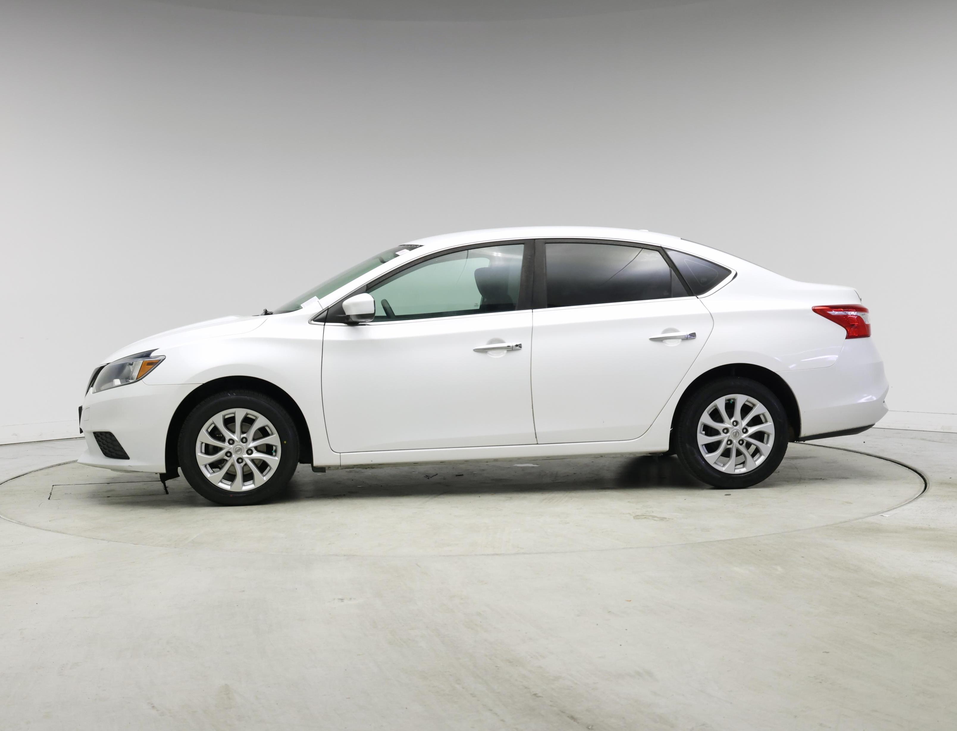 Thumbnail: 2018 Nissan Sentra - 3