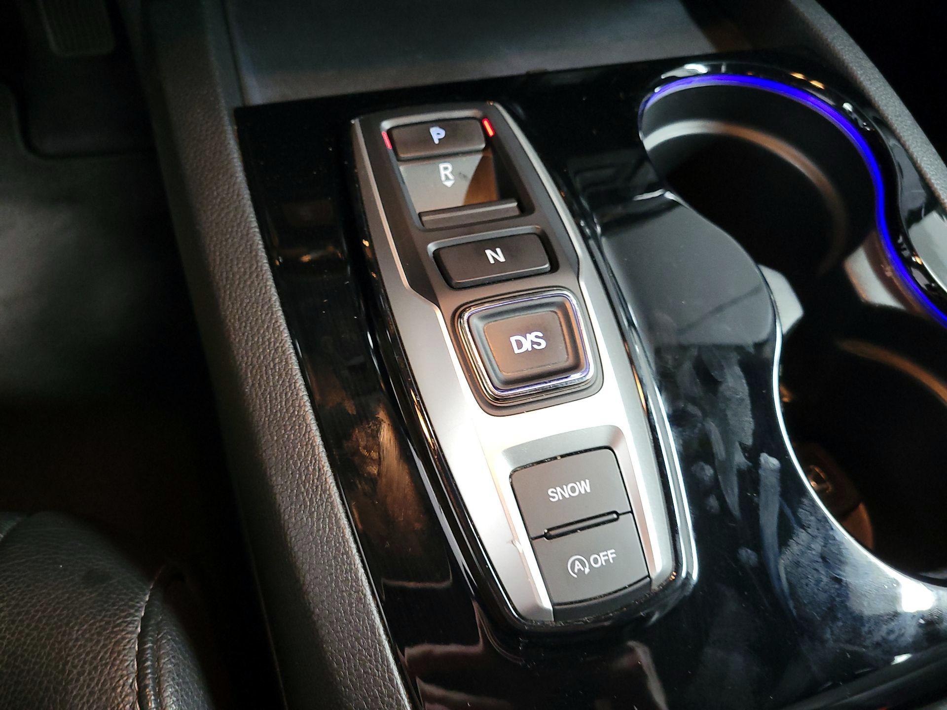 Thumbnail: 2017 Honda Pilot - 15