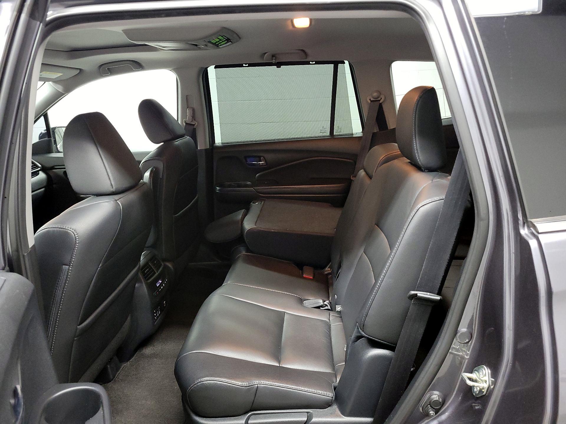 Thumbnail: 2017 Honda Pilot - 16