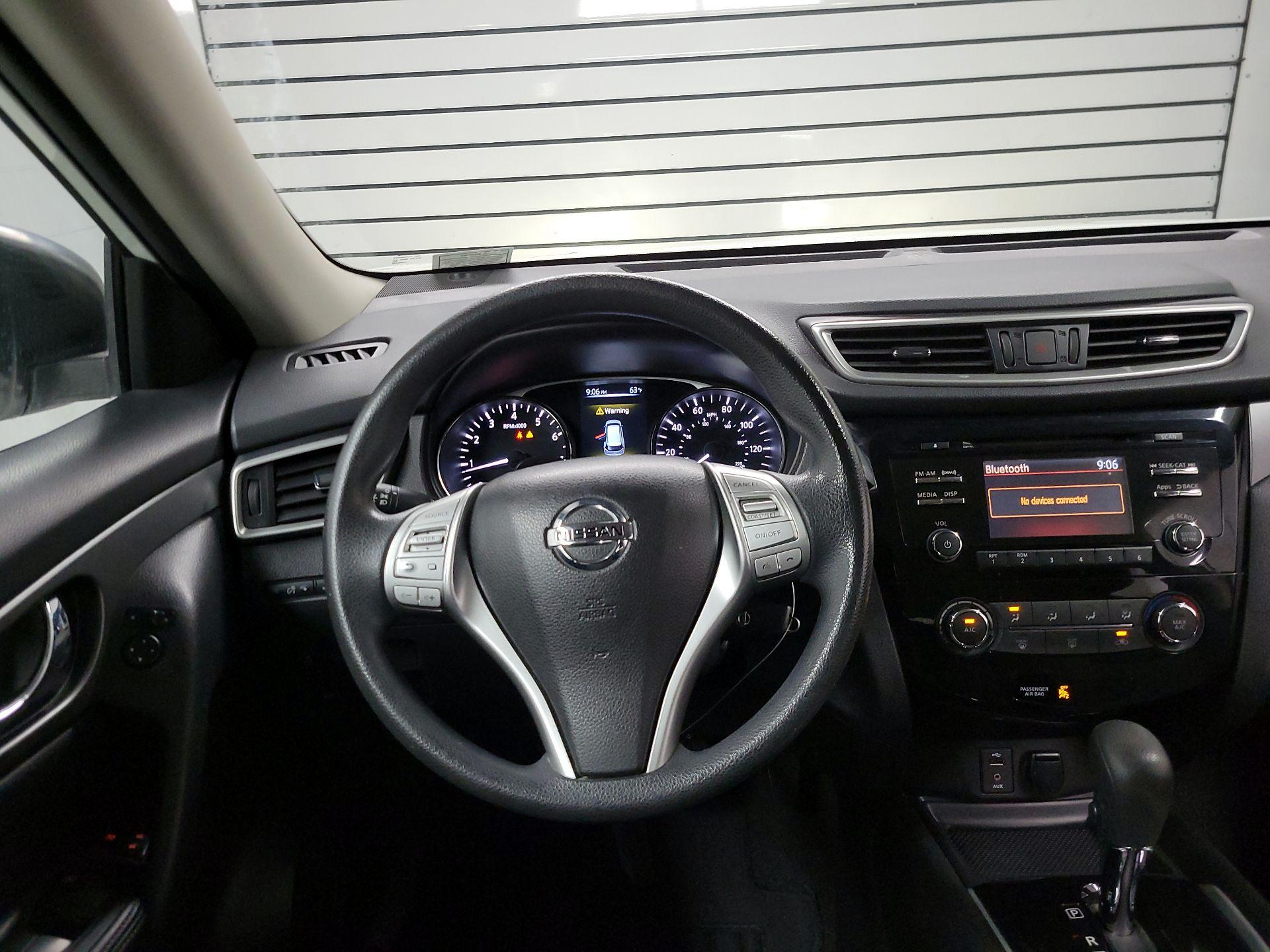 Thumbnail: 2015 Nissan Rogue - 10