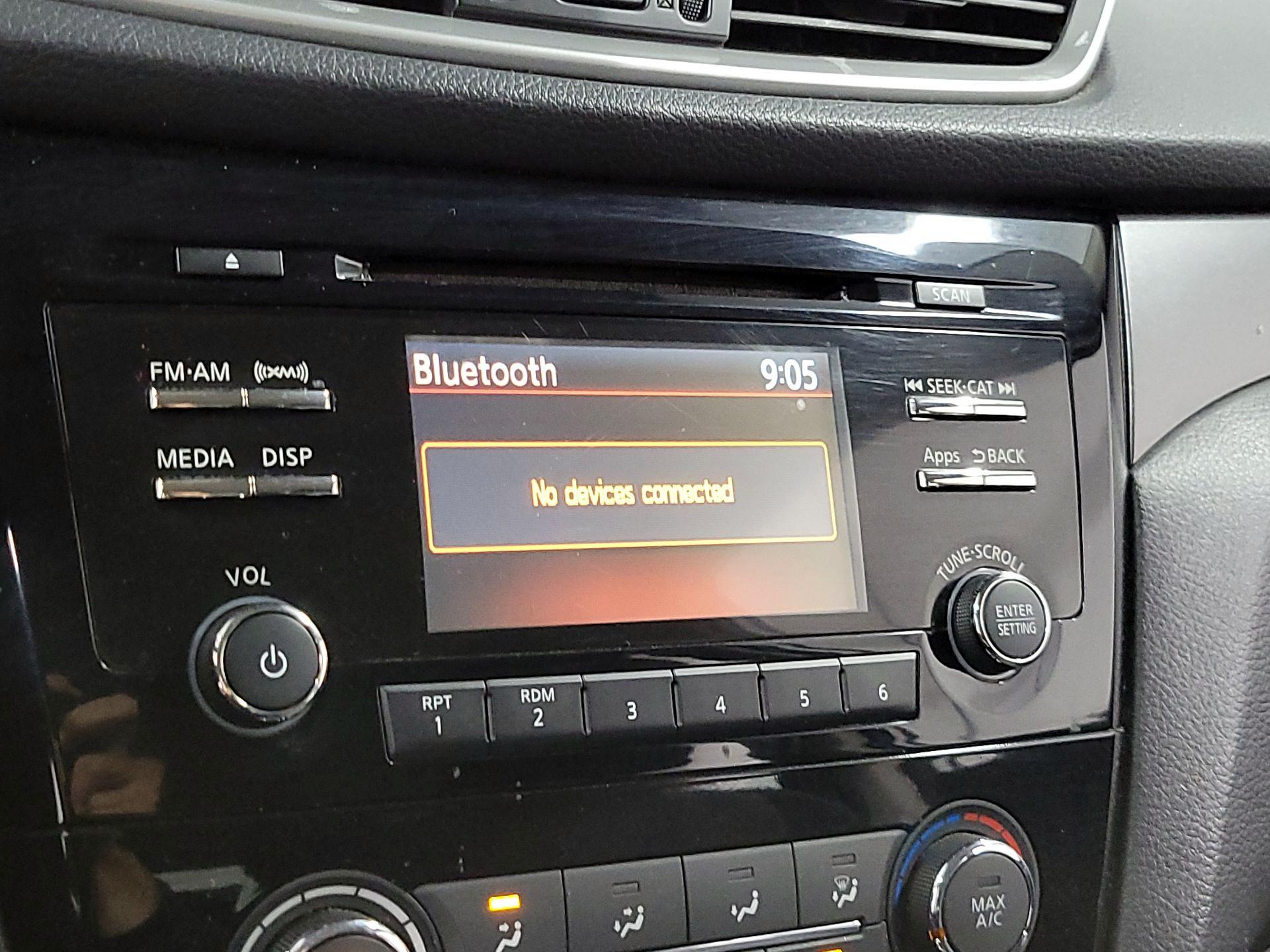 Thumbnail: 2015 Nissan Rogue - 14