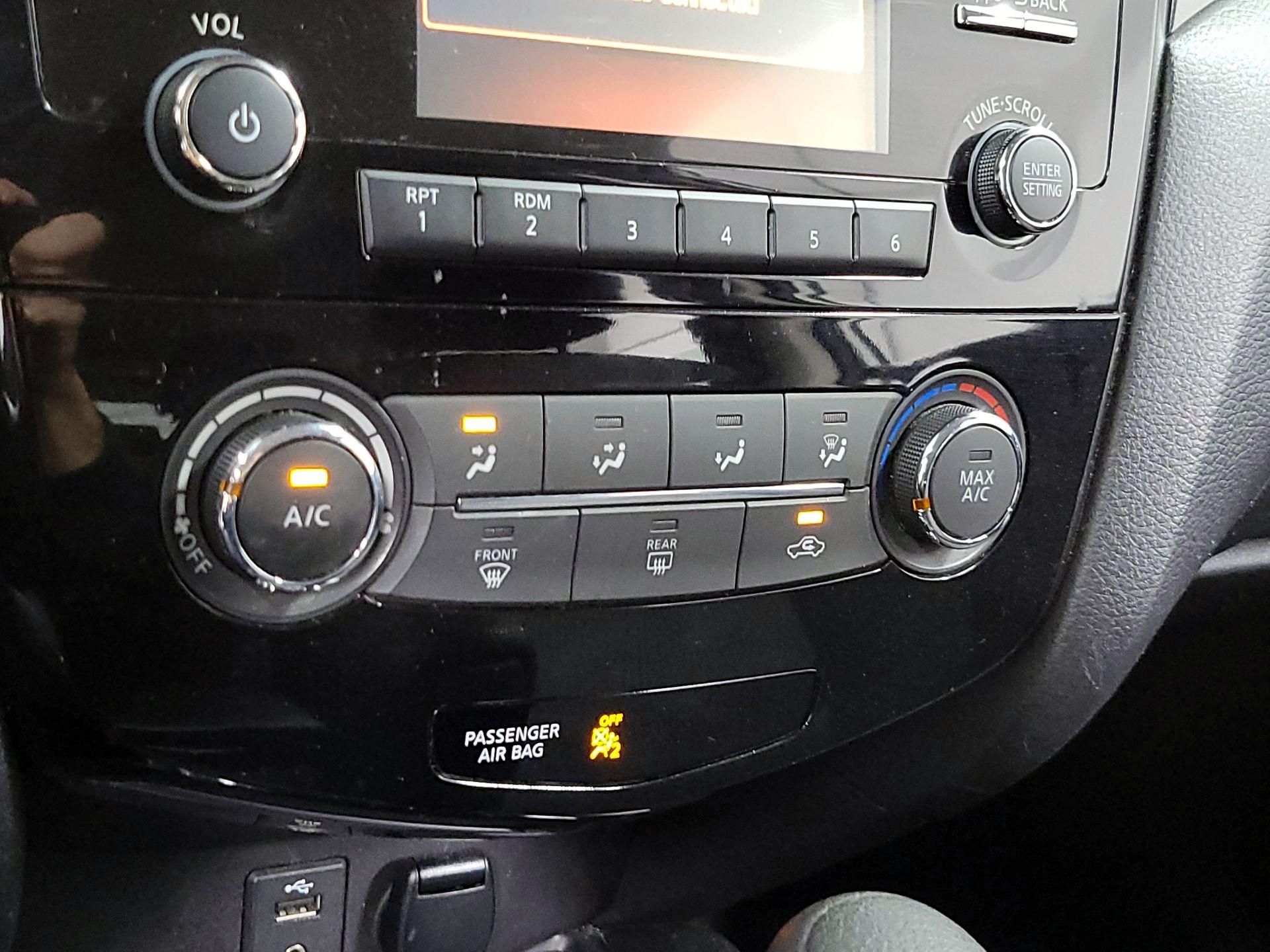 Thumbnail: 2015 Nissan Rogue - 15