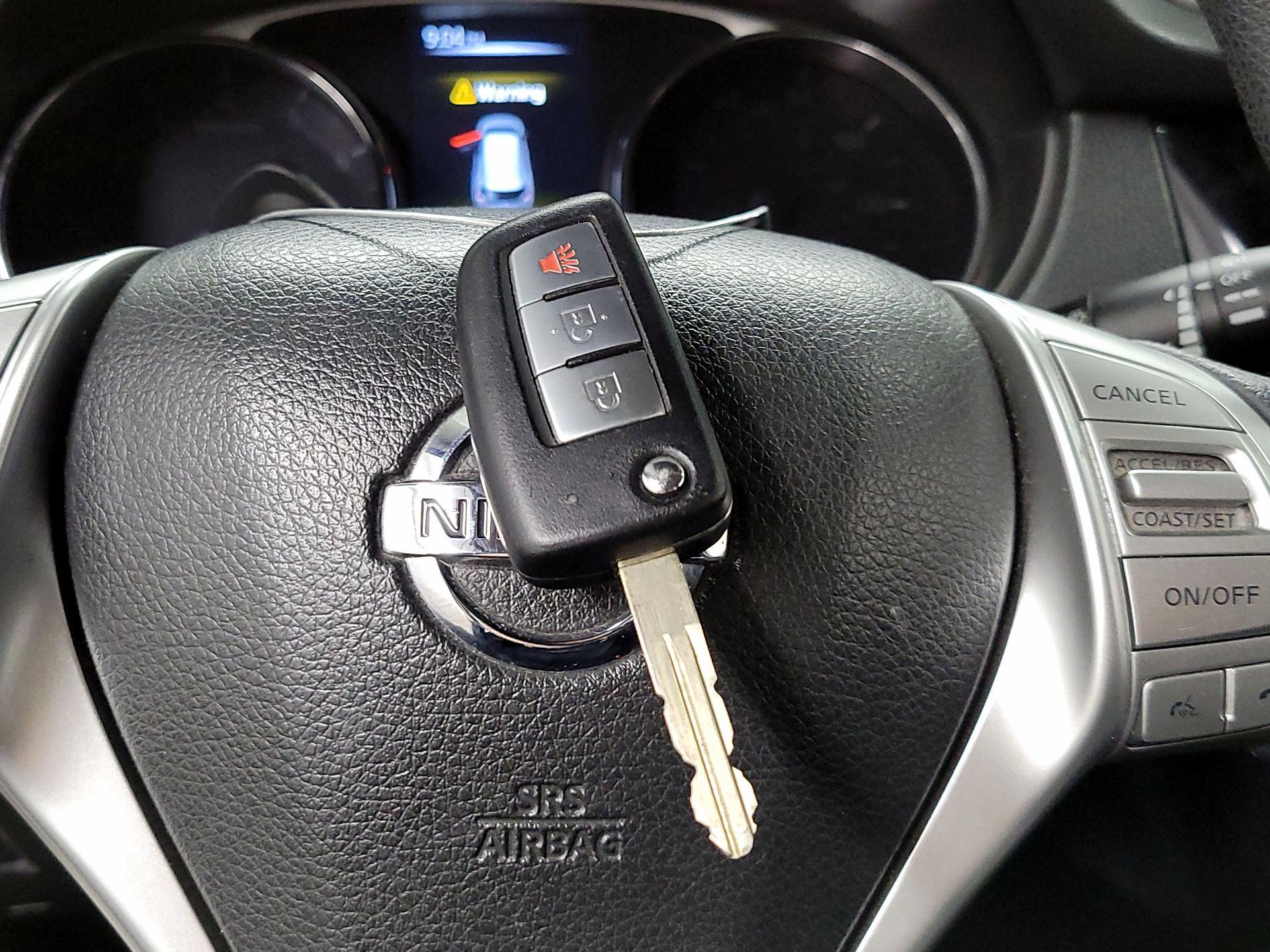 Thumbnail: 2015 Nissan Rogue - 20