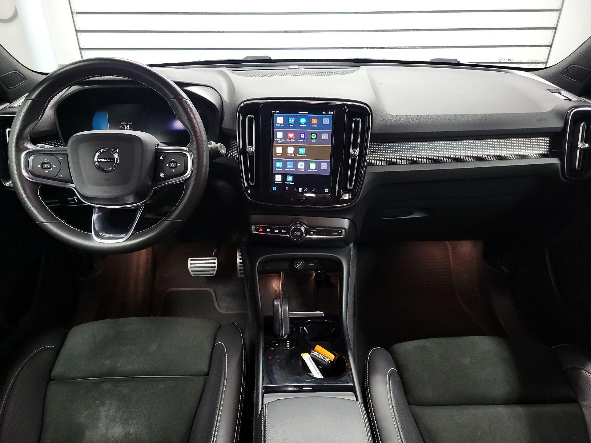 Thumbnail: 2021 Volvo XC40 - 9