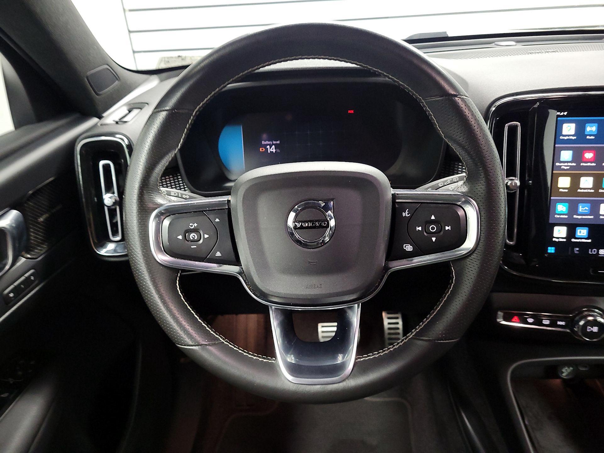 Thumbnail: 2021 Volvo XC40 - 10