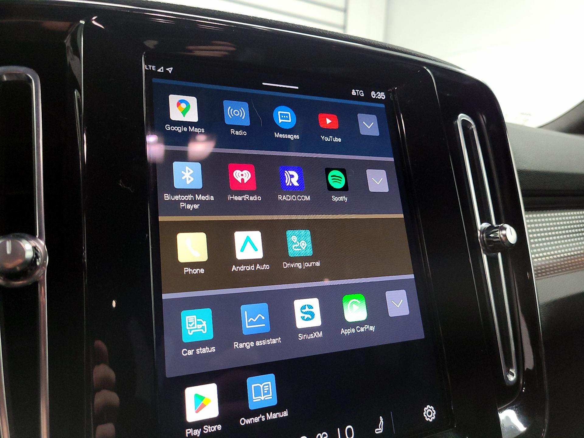 Thumbnail: 2021 Volvo XC40 - 13