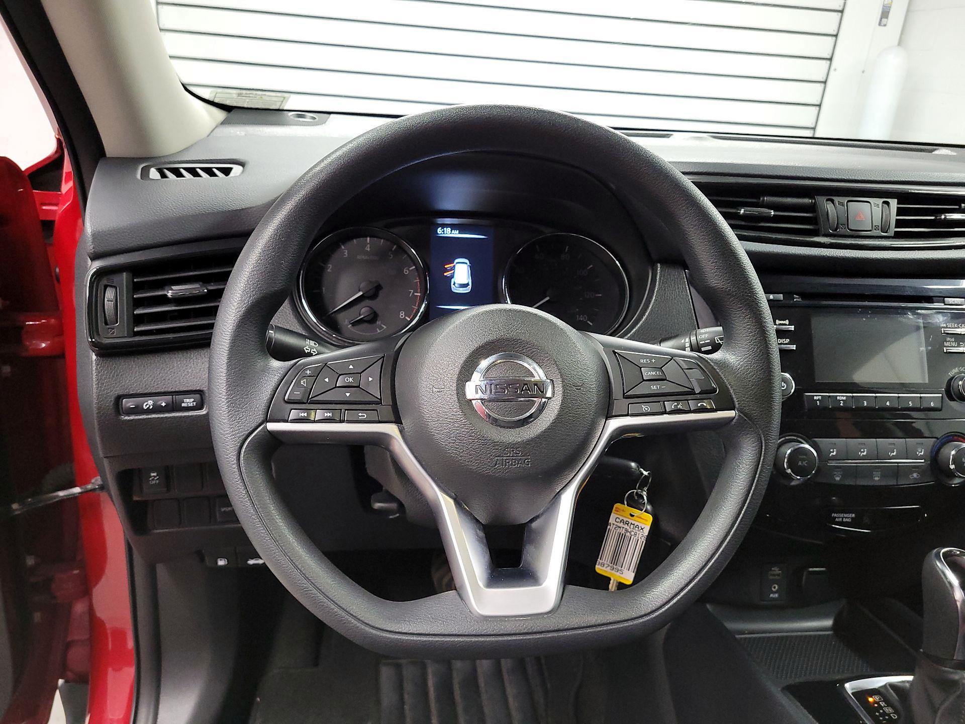 Thumbnail: 2017 Nissan Rogue - 10