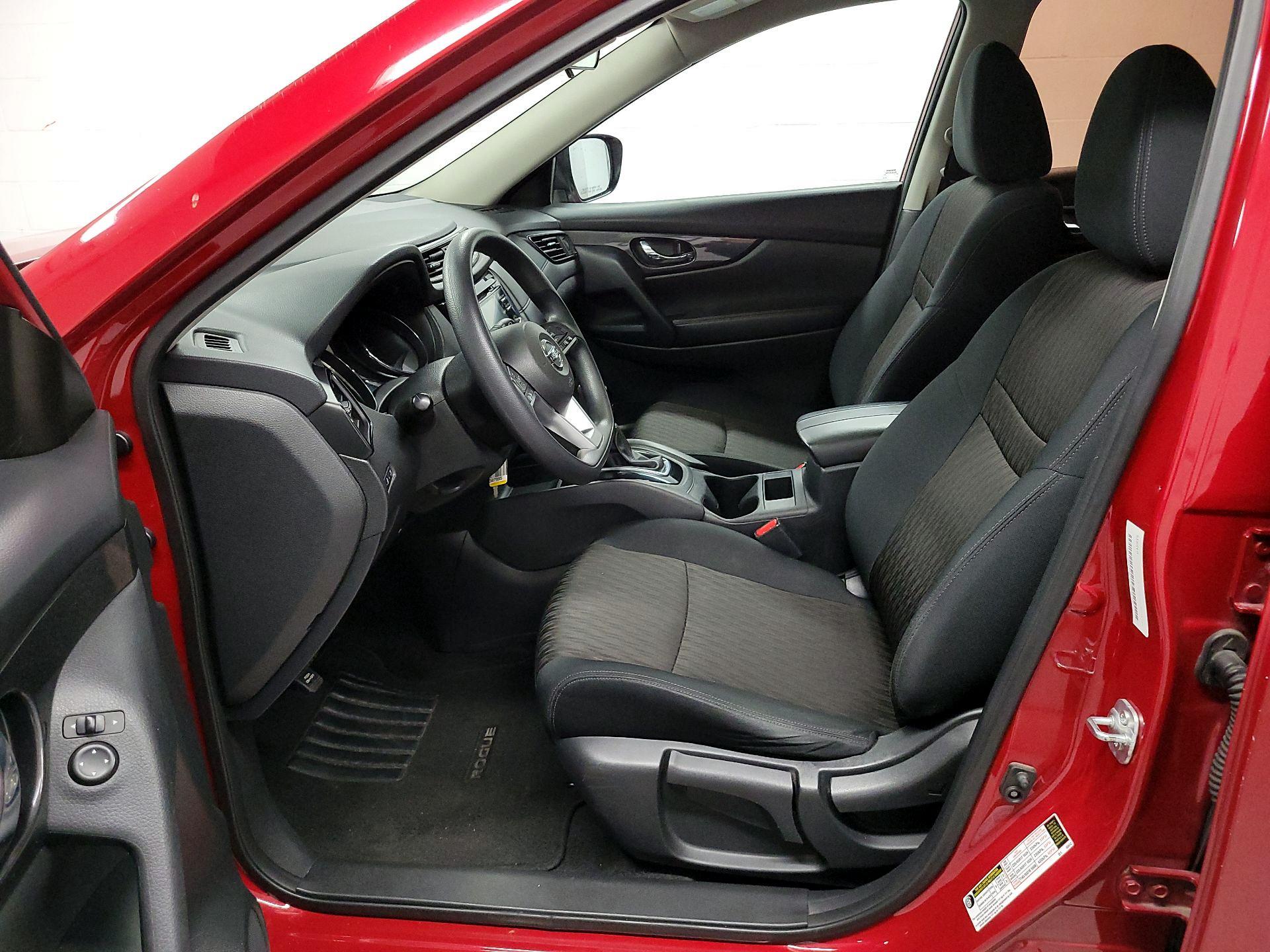 Thumbnail: 2017 Nissan Rogue - 11