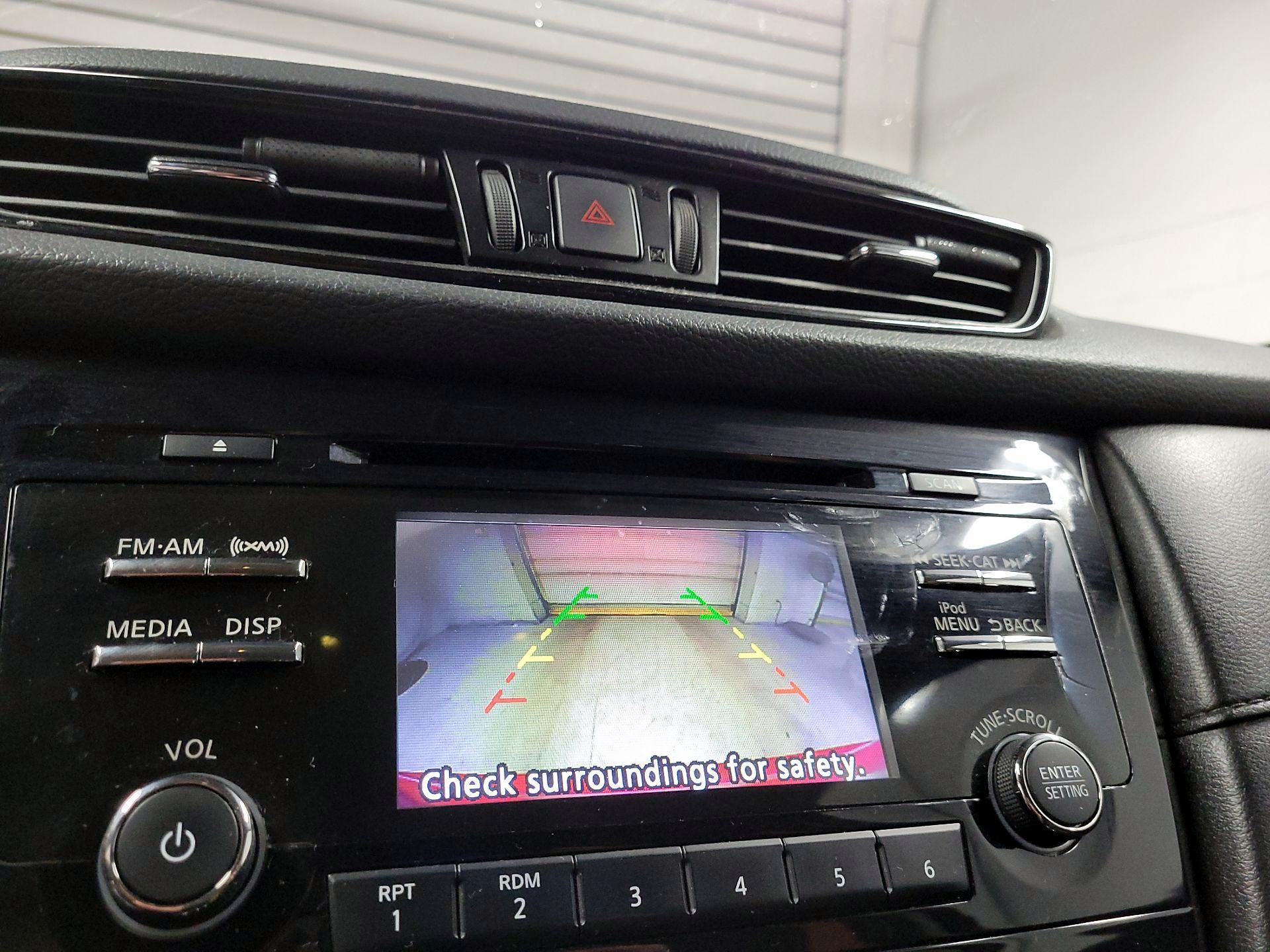 Thumbnail: 2017 Nissan Rogue - 14