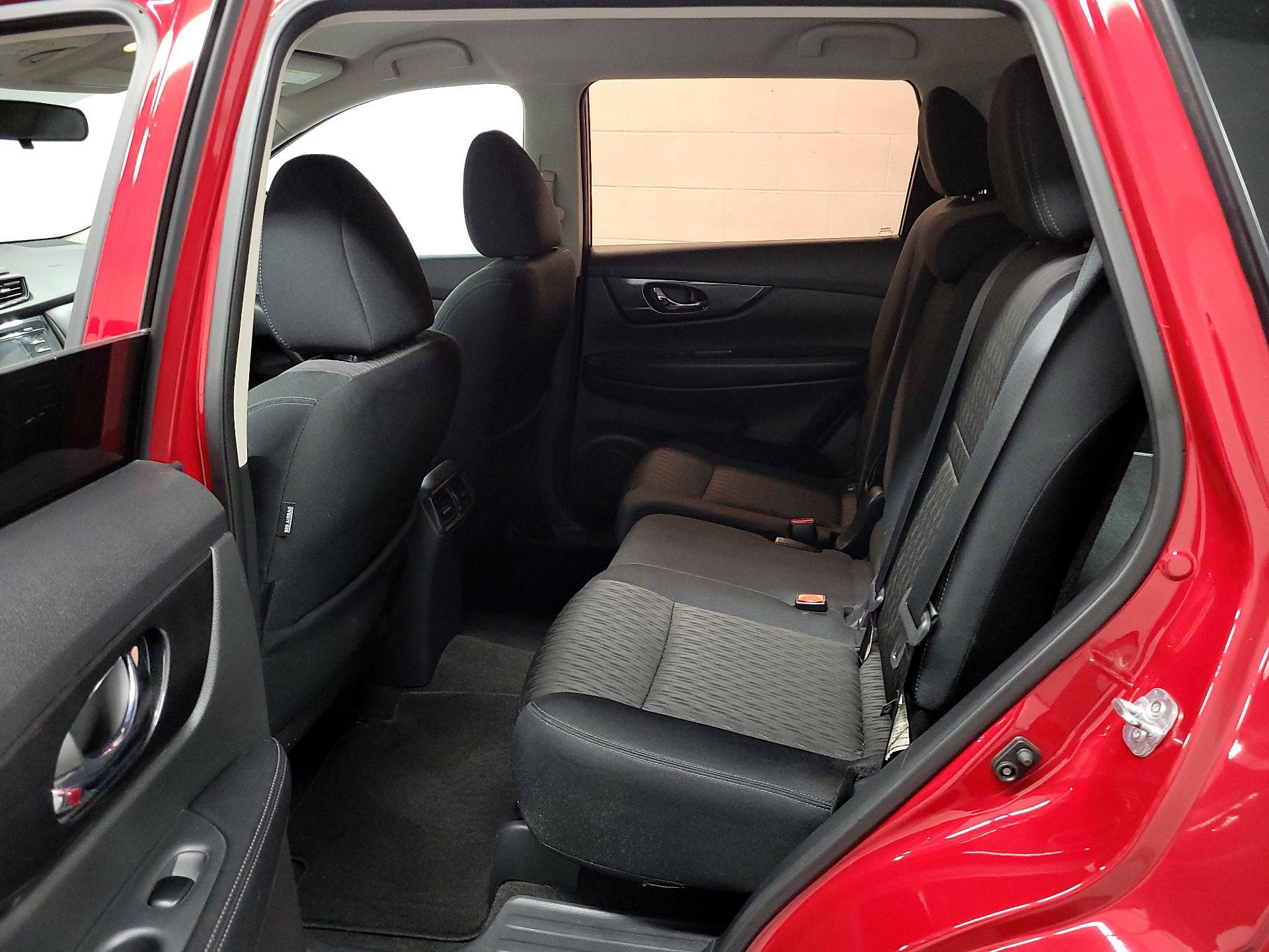 Thumbnail: 2017 Nissan Rogue - 19