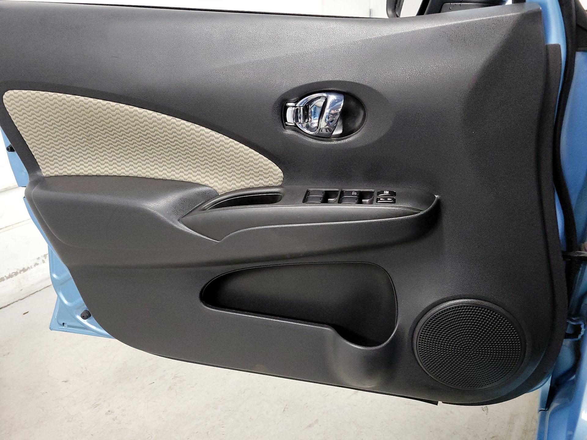 Thumbnail: 2015 Nissan Versa Note - 12