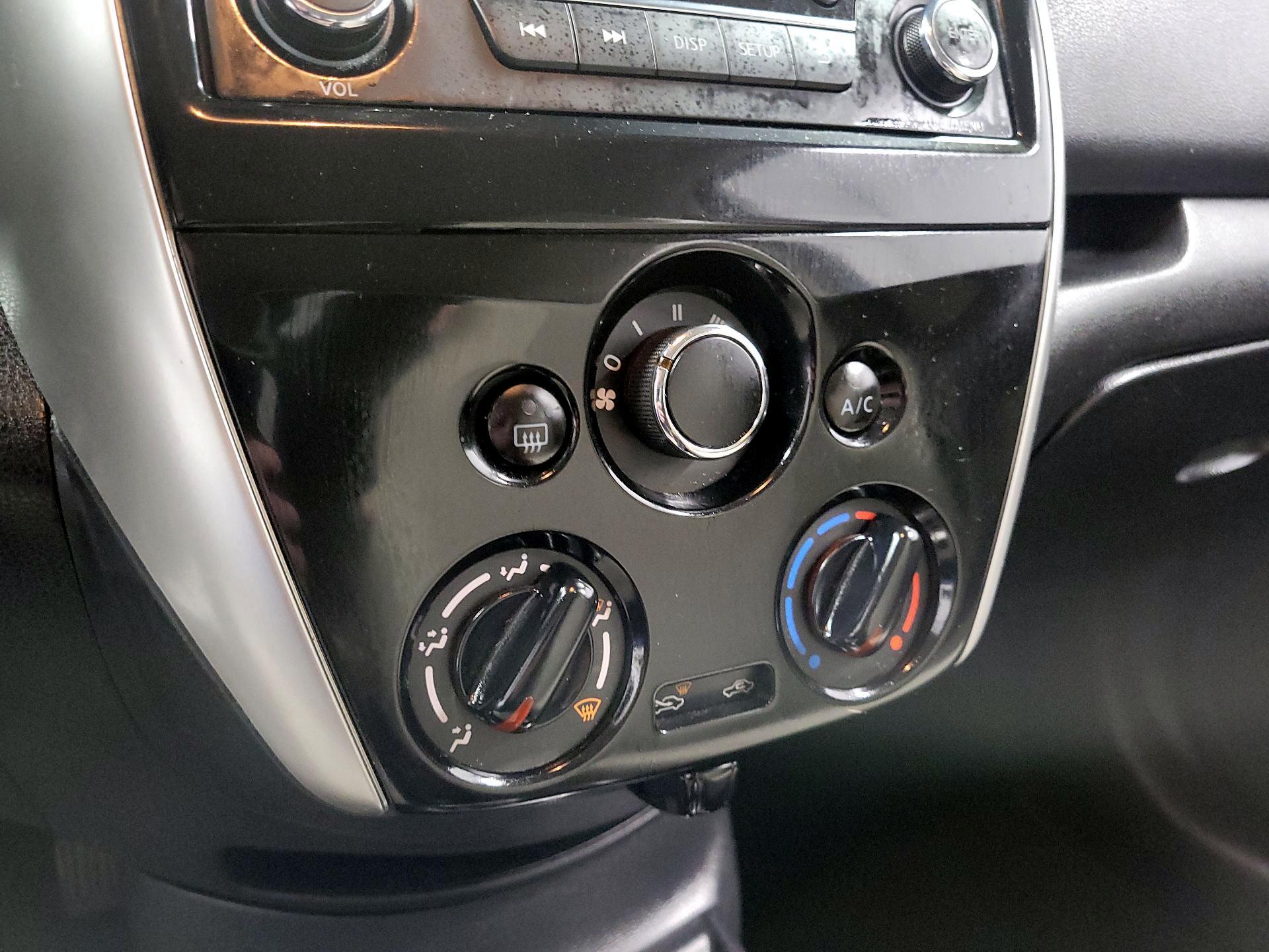 Thumbnail: 2015 Nissan Versa Note - 14