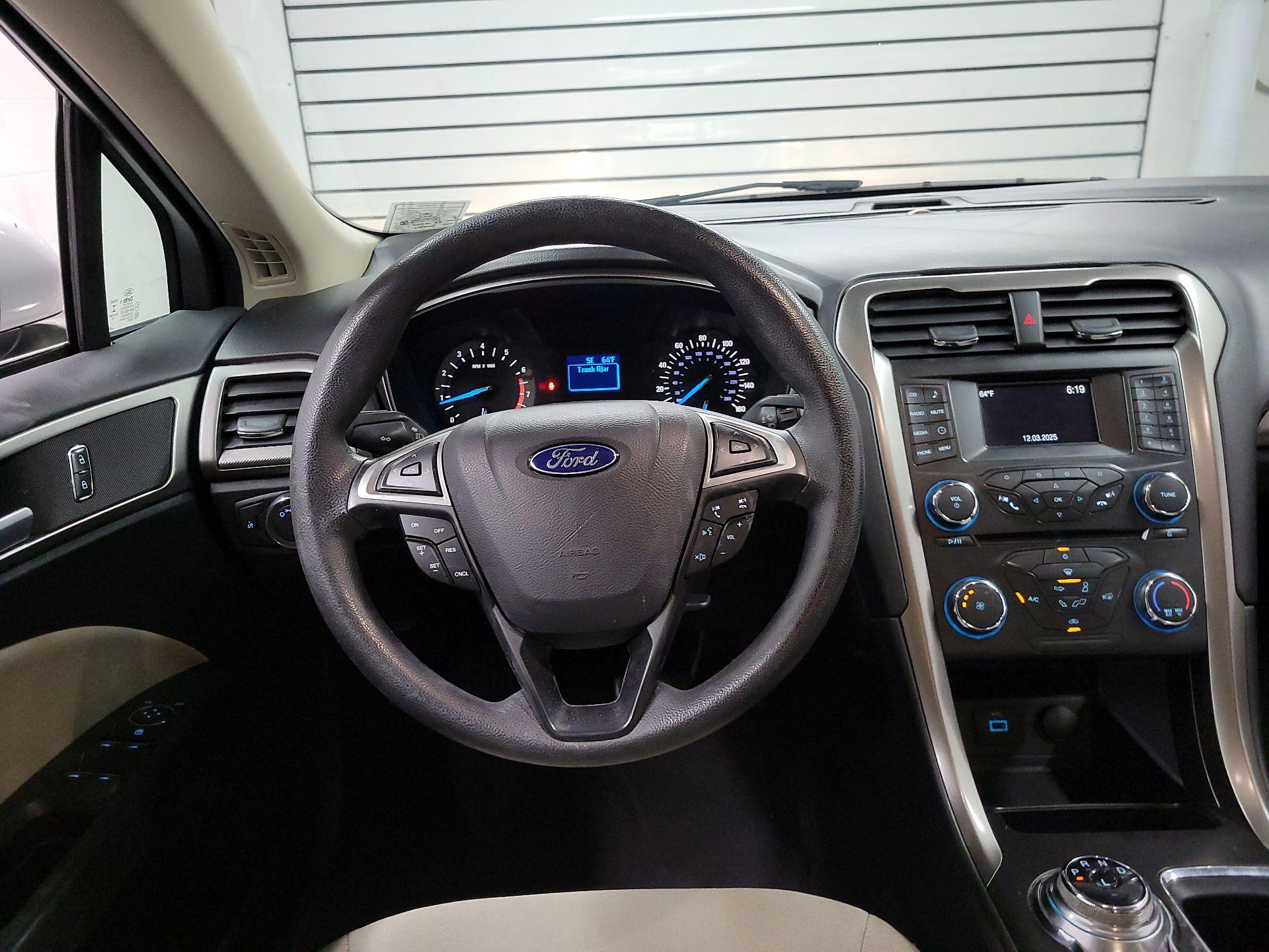 Thumbnail: 2017 Ford Fusion - 10