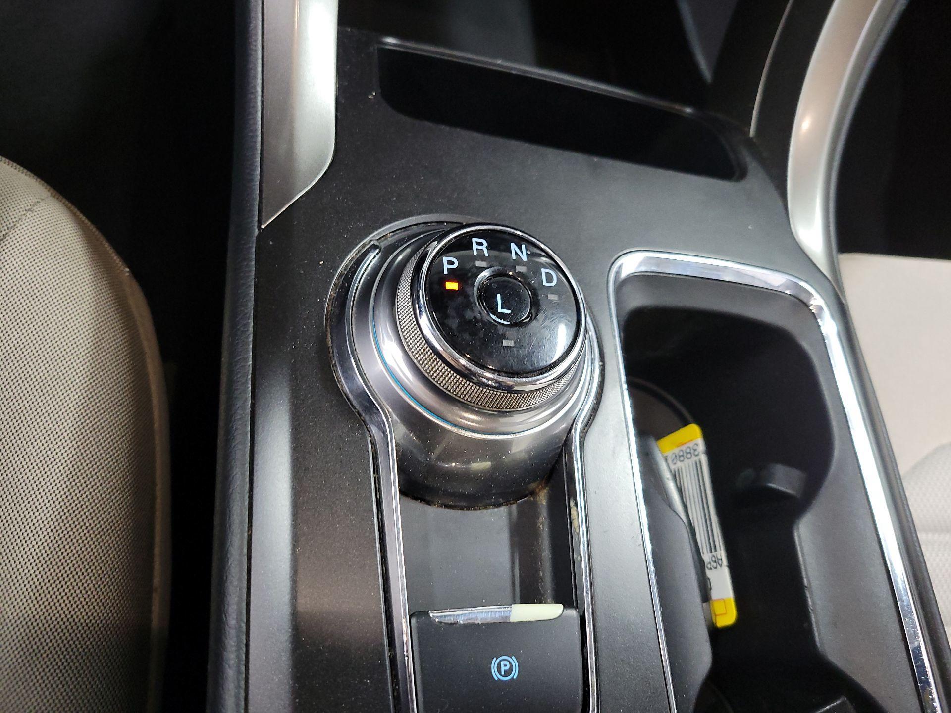 Thumbnail: 2017 Ford Fusion - 16