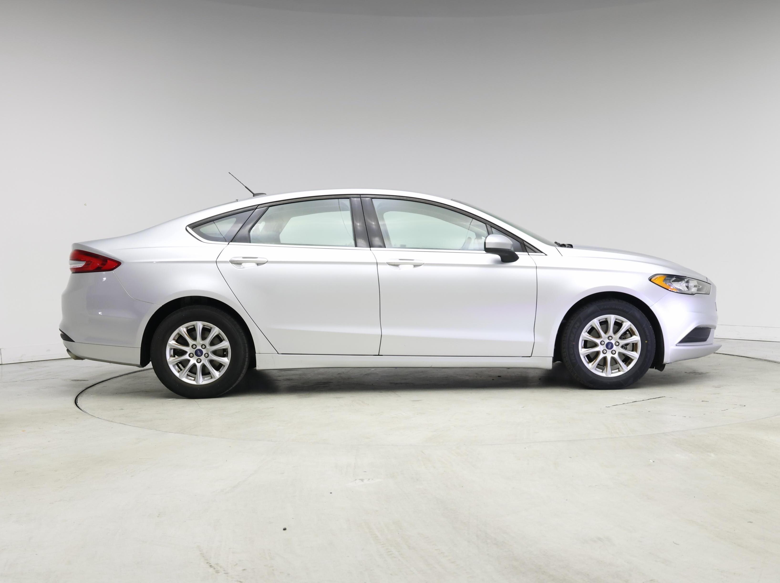 Thumbnail: 2017 Ford Fusion - 7