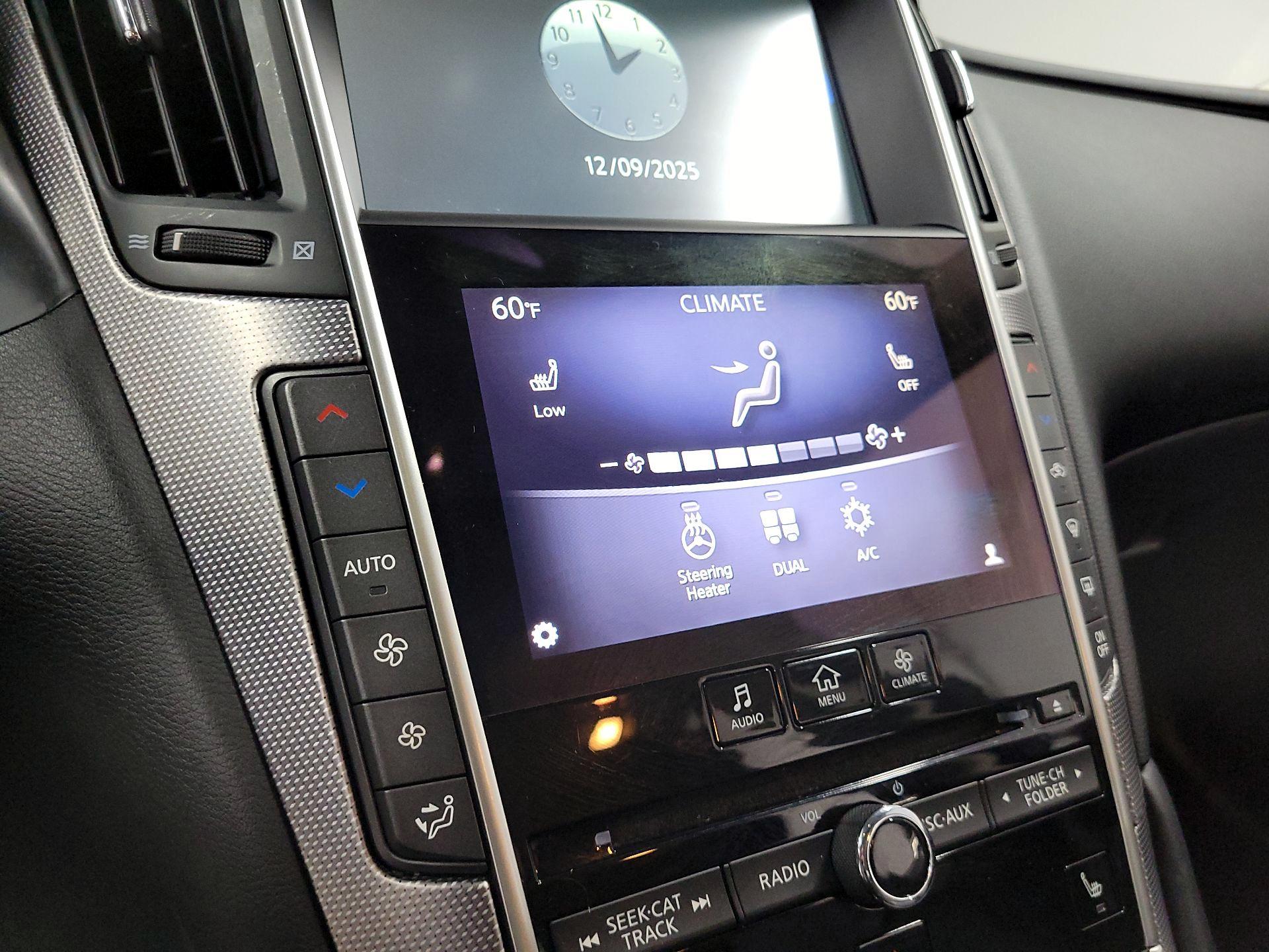 Thumbnail: 2014 INFINITI Q50 - 16