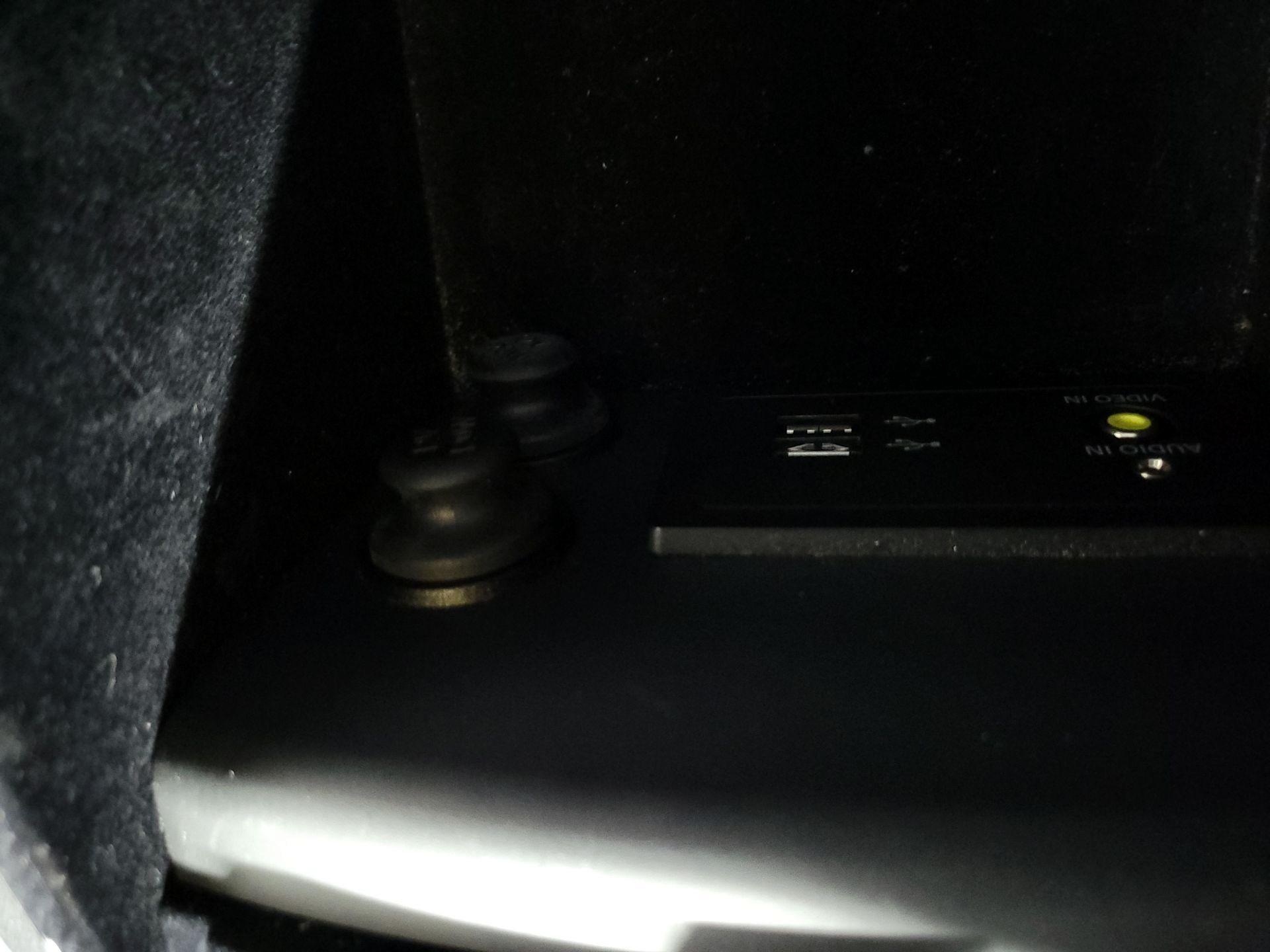 Thumbnail: 2014 INFINITI Q50 - 18