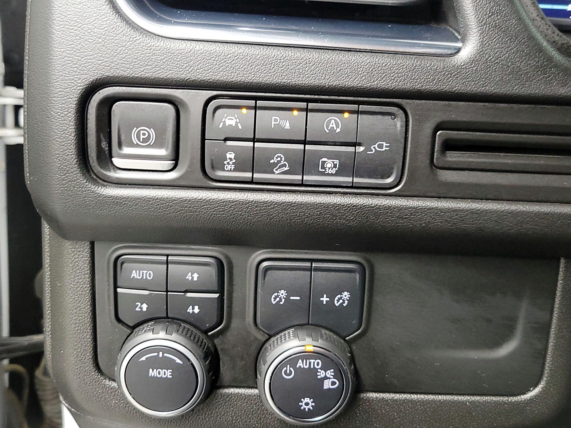 Thumbnail: 2022 Chevrolet Tahoe - 13