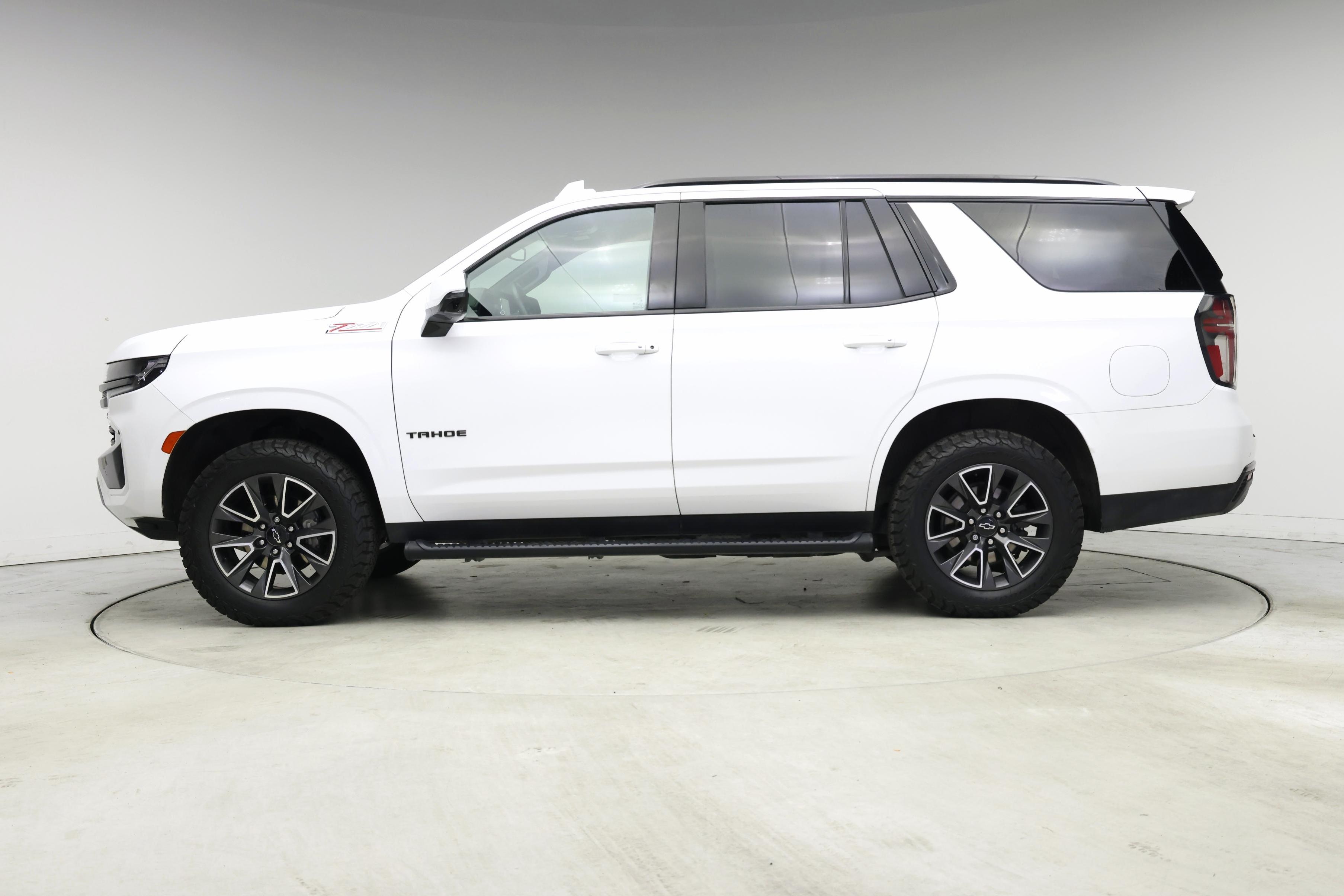 Thumbnail: 2022 Chevrolet Tahoe - 3