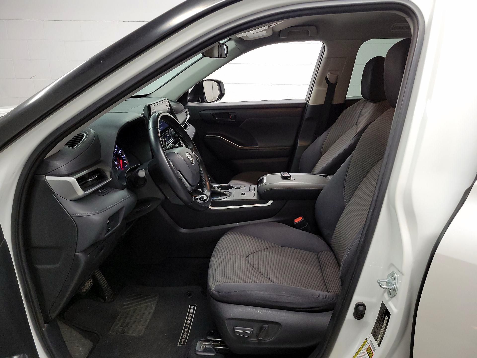 Thumbnail: 2021 Toyota Highlander - 11